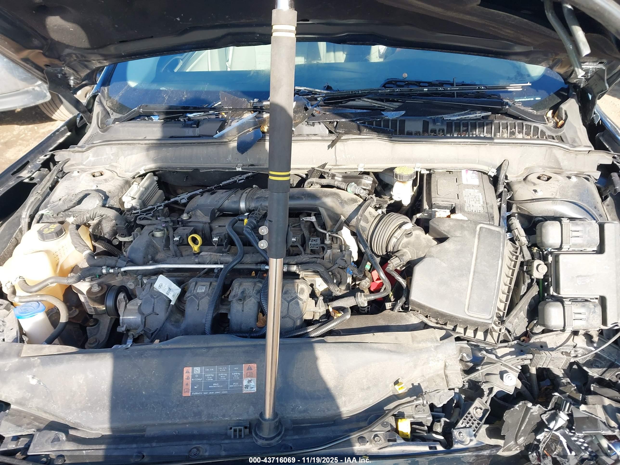FORD FUSION image 10