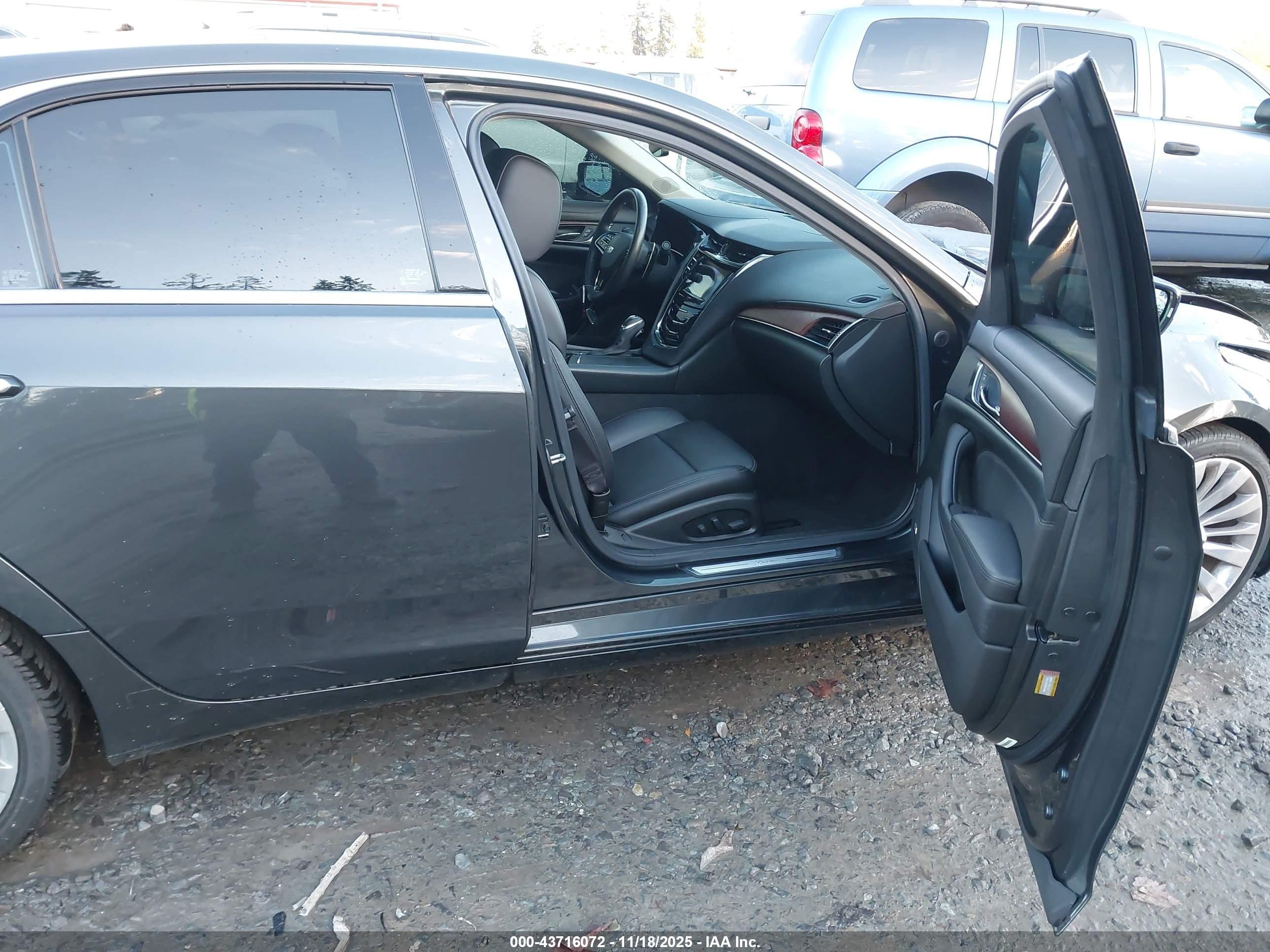 CADILLAC CTS image 5