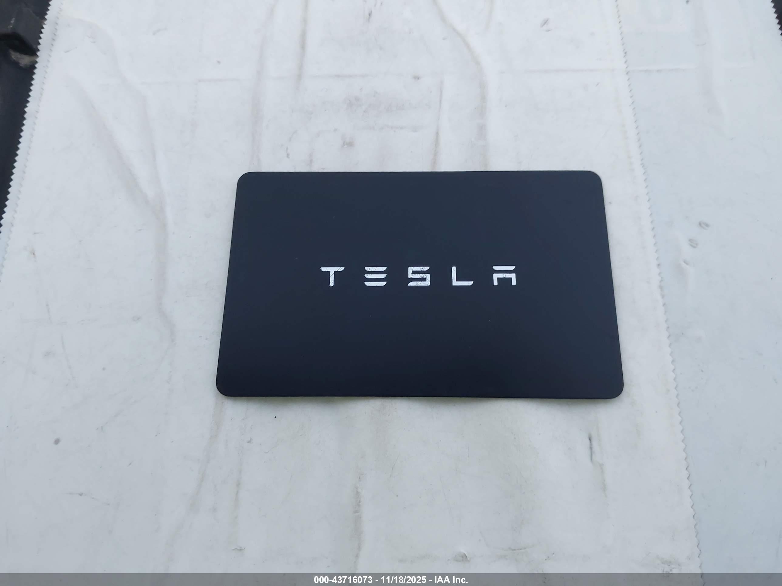 TESLA MODEL image 11