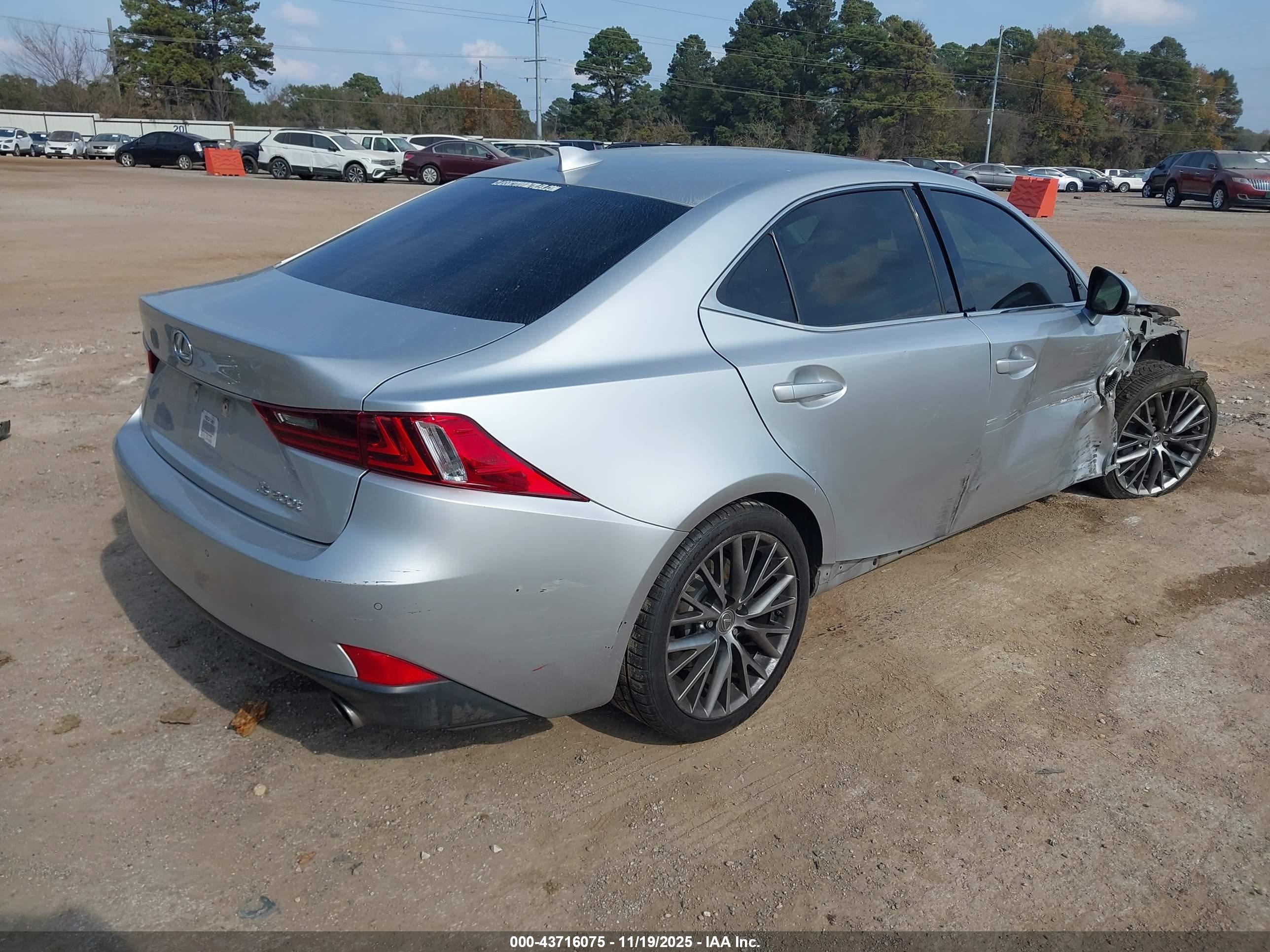 LEXUS IS image 4