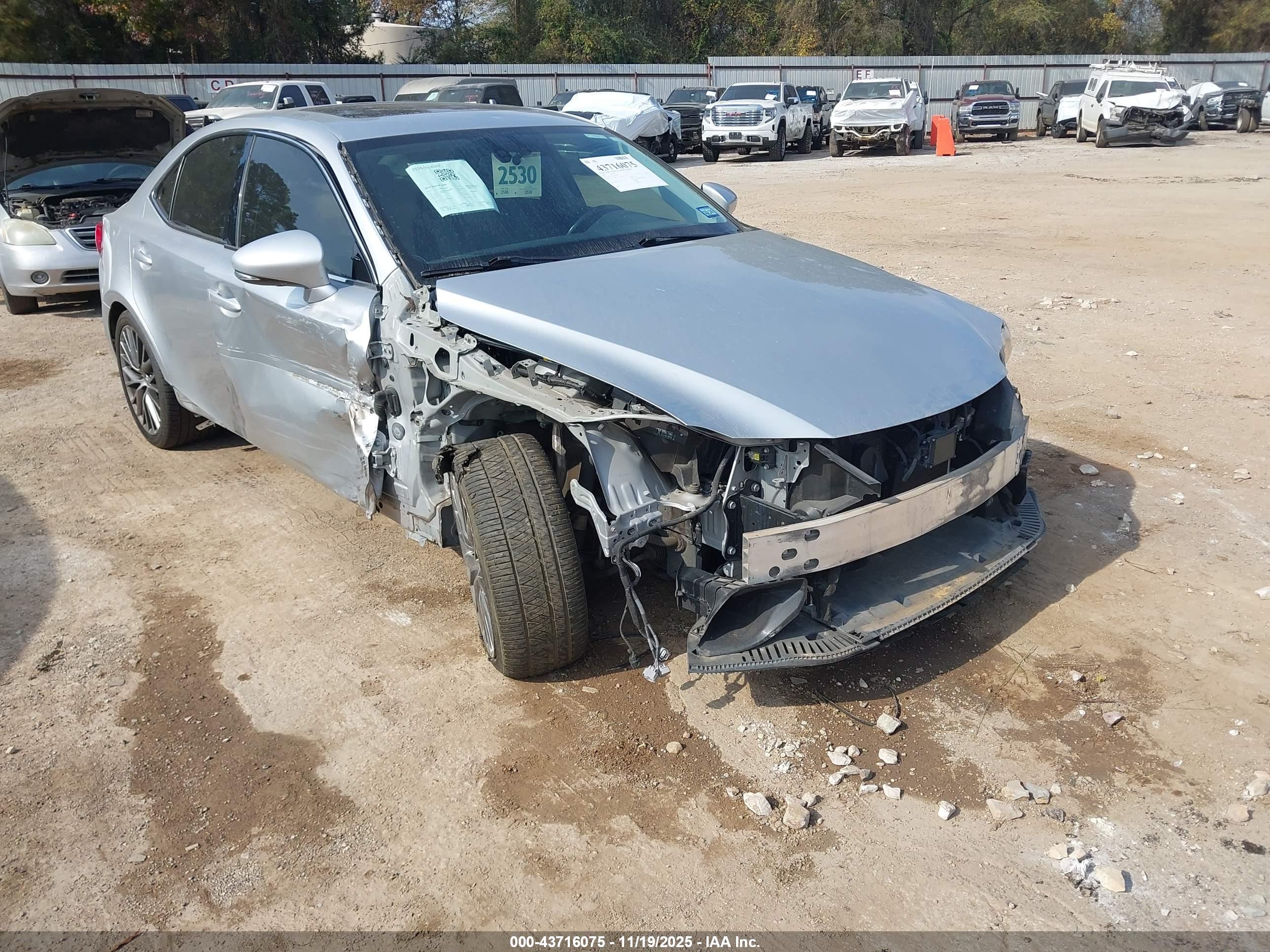 LEXUS IS image 6