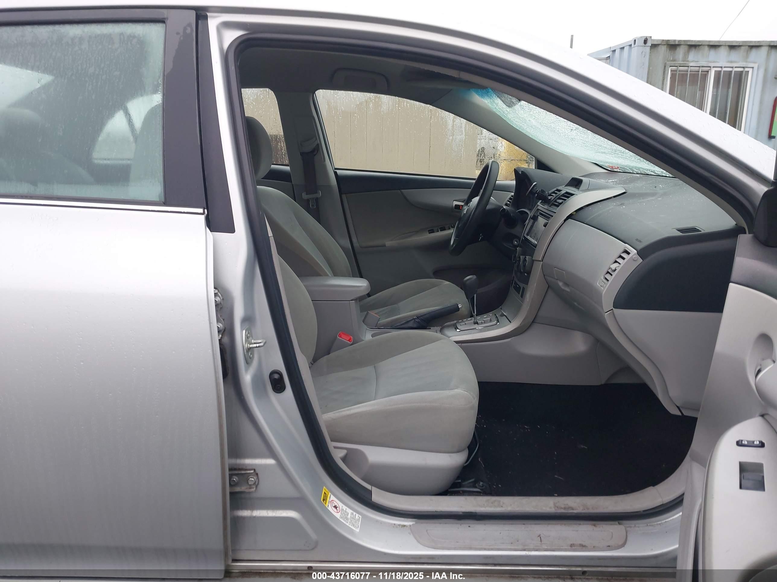 TOYOTA COROLLA image 5