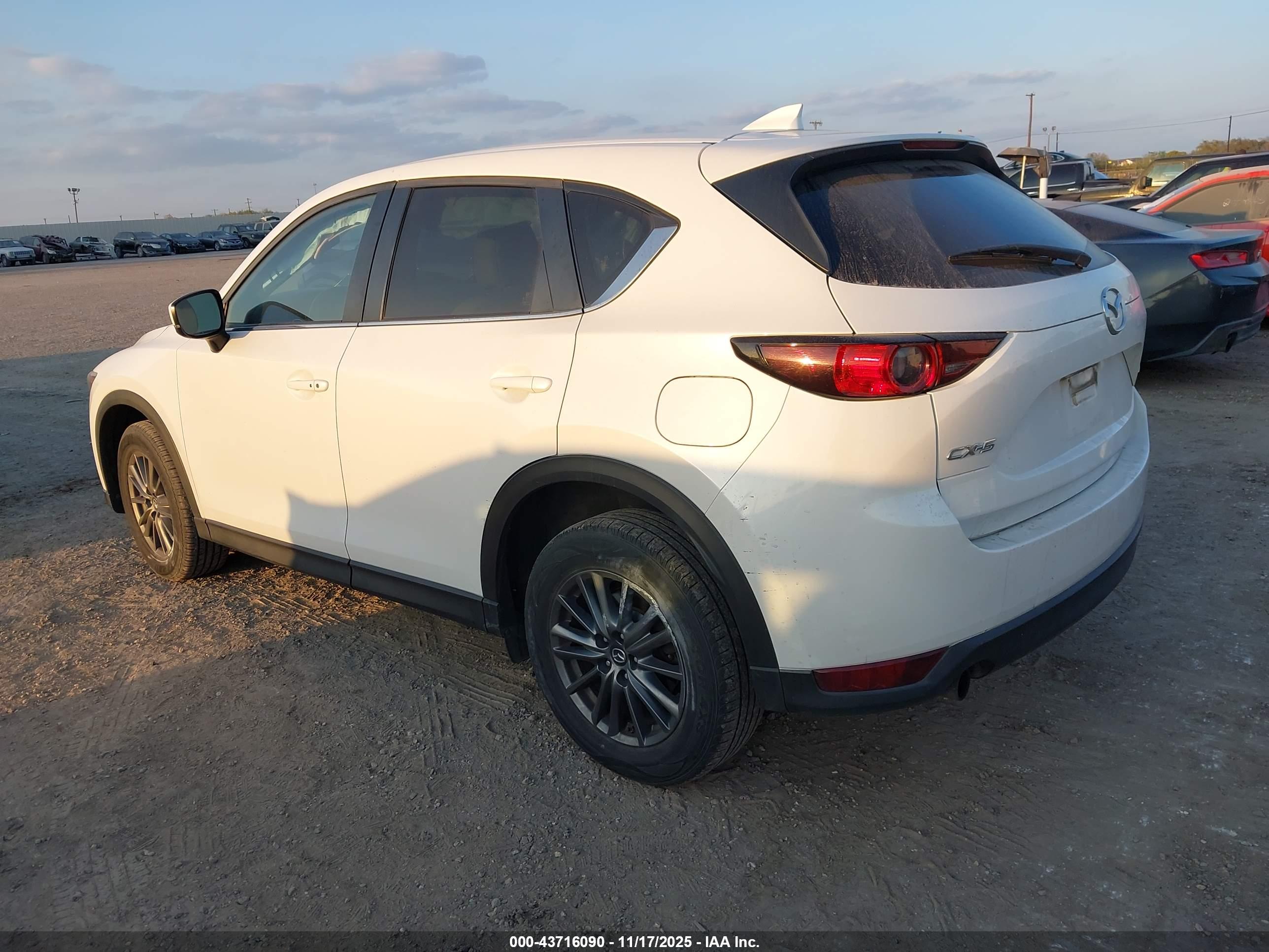 MAZDA CX-5 image 3