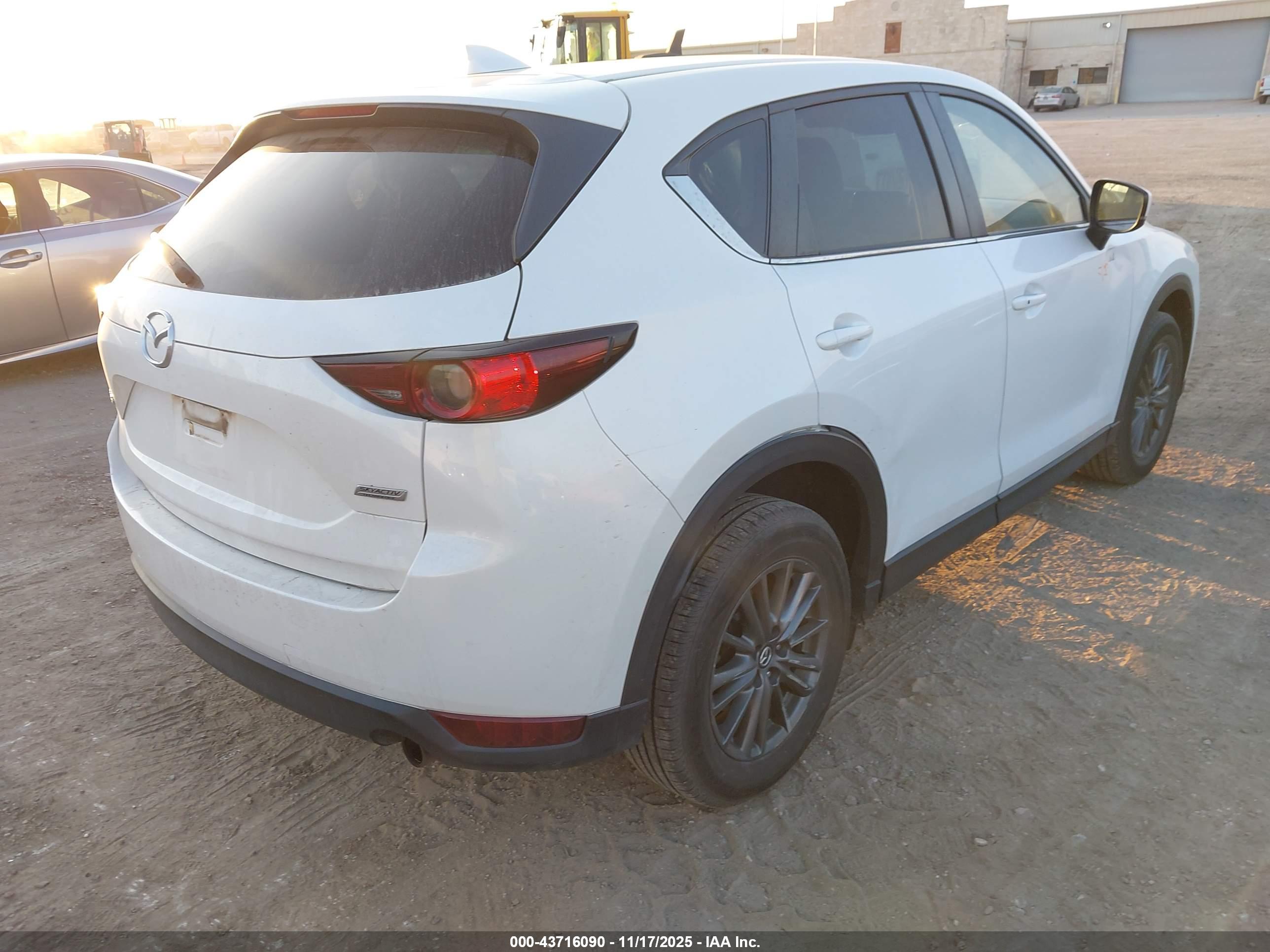 MAZDA CX-5 image 4