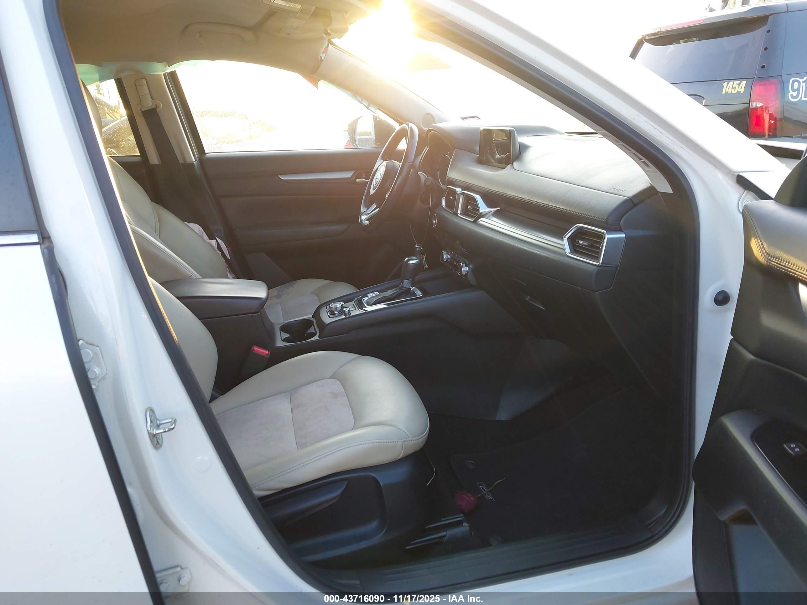 MAZDA CX-5 image 5