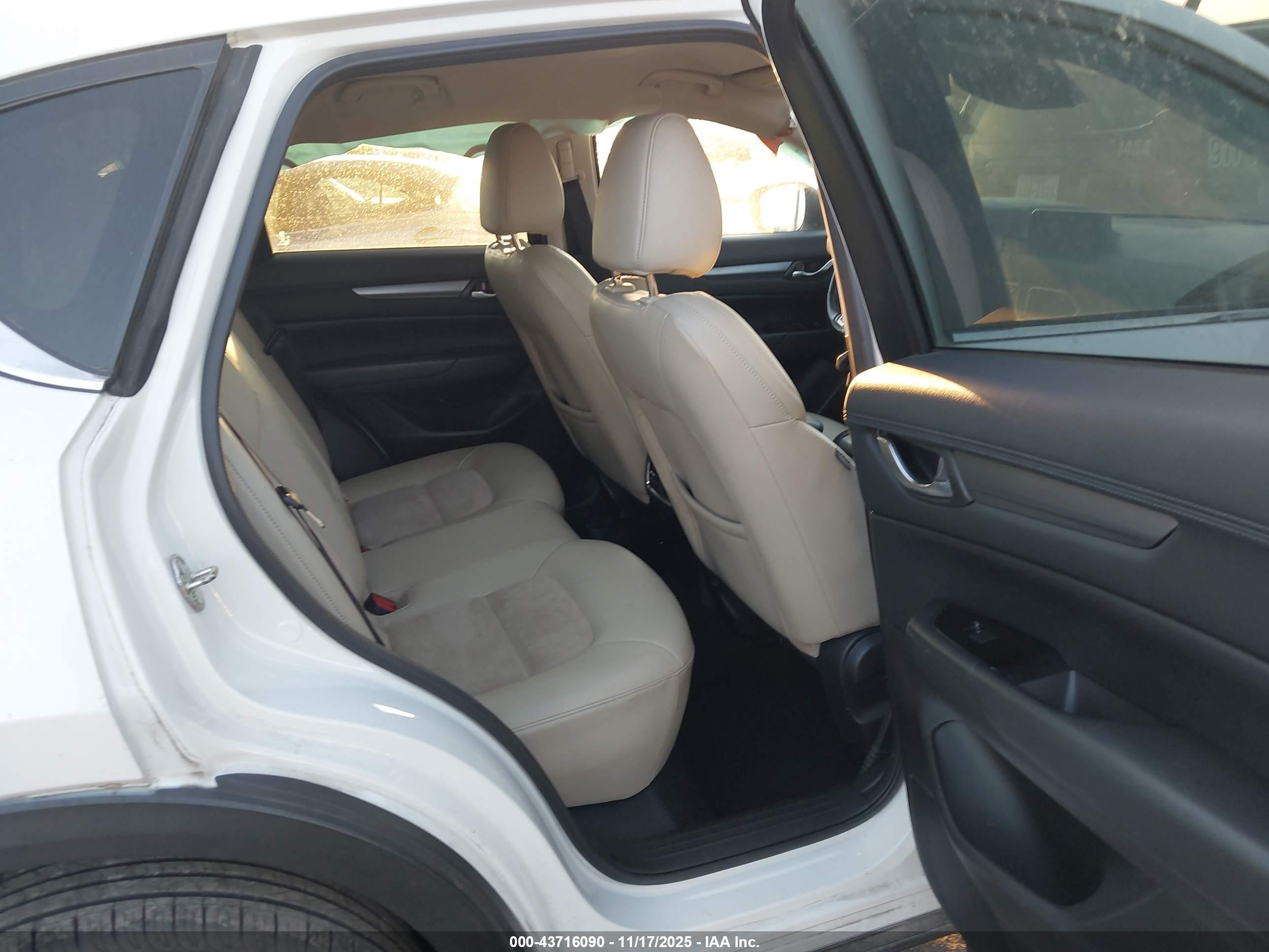 MAZDA CX-5 image 8