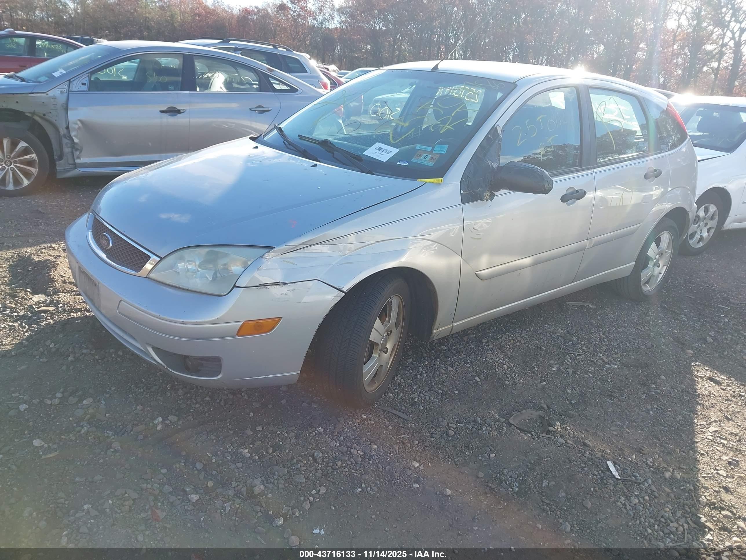FORD FOCUS image 2