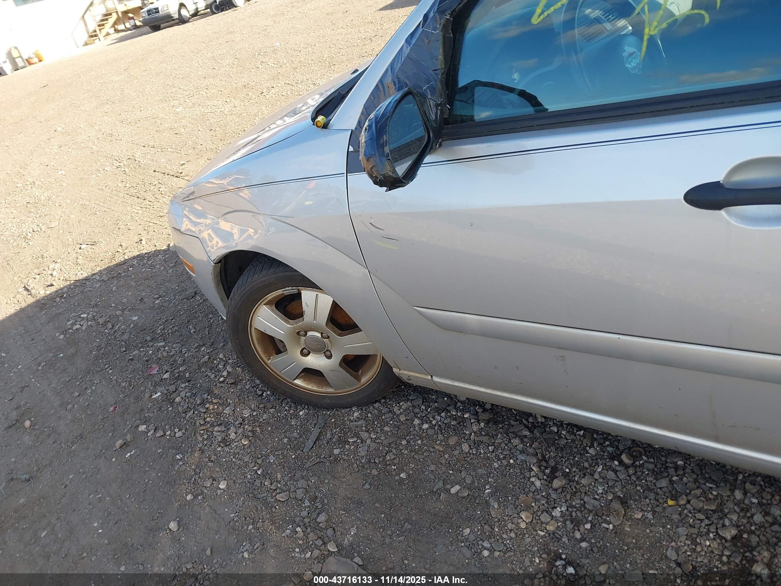FORD FOCUS image 6