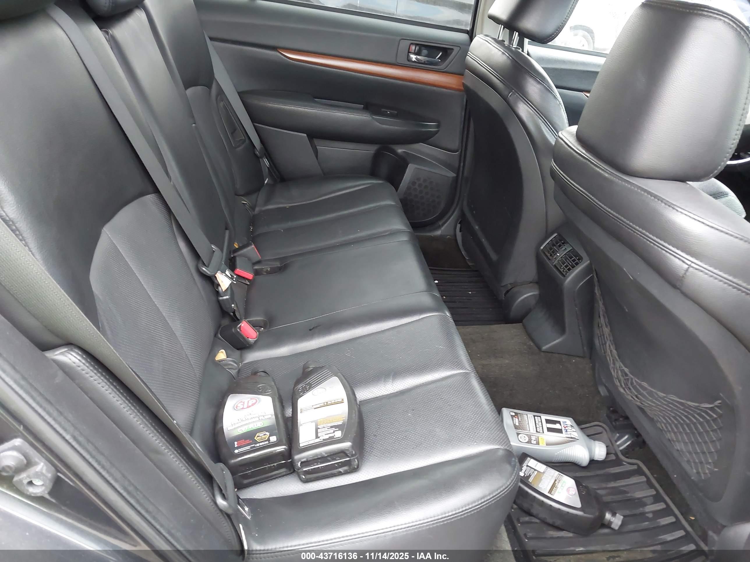 SUBARU OUTBACK image 8