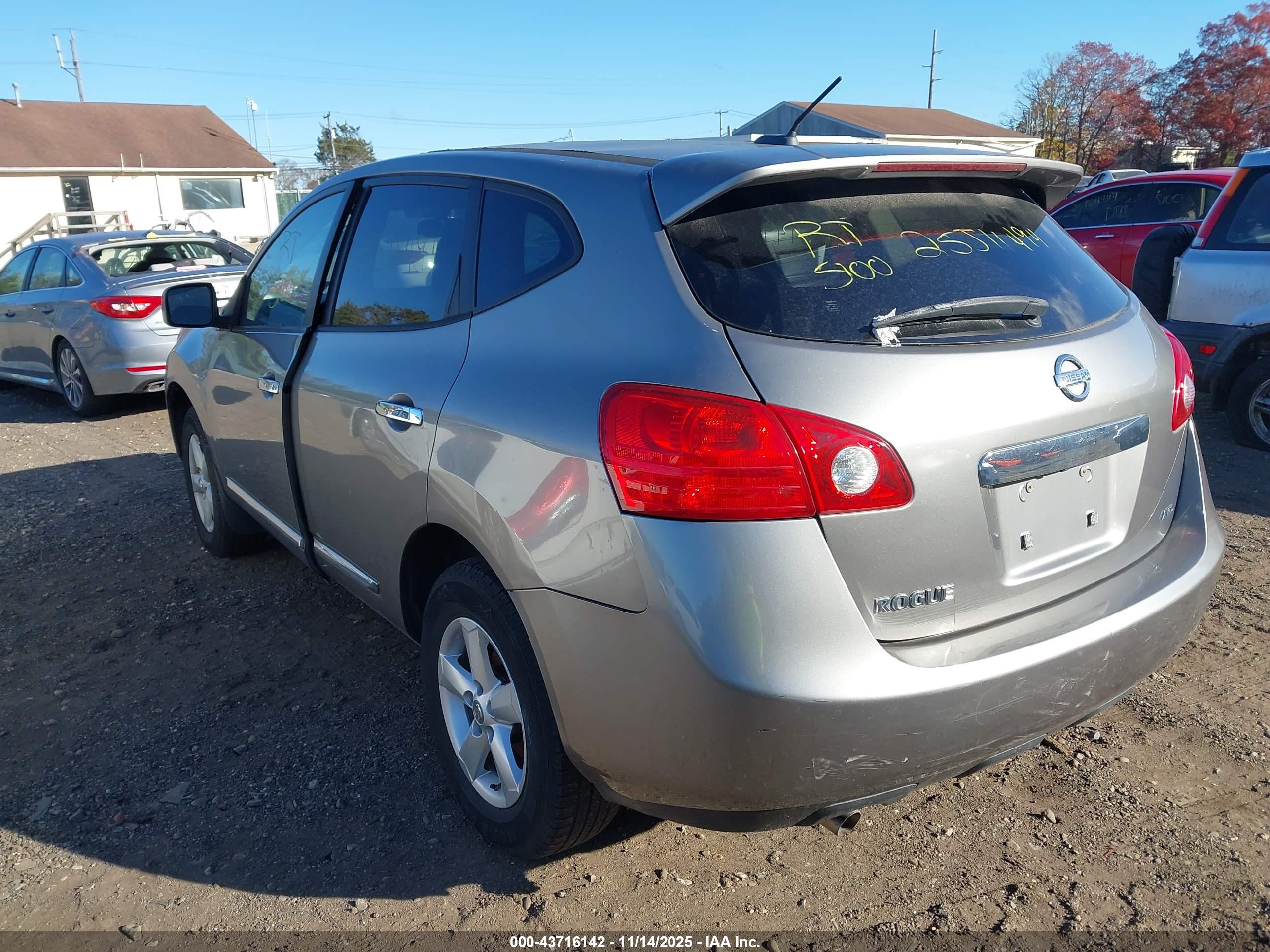 NISSAN ROGUE image 3