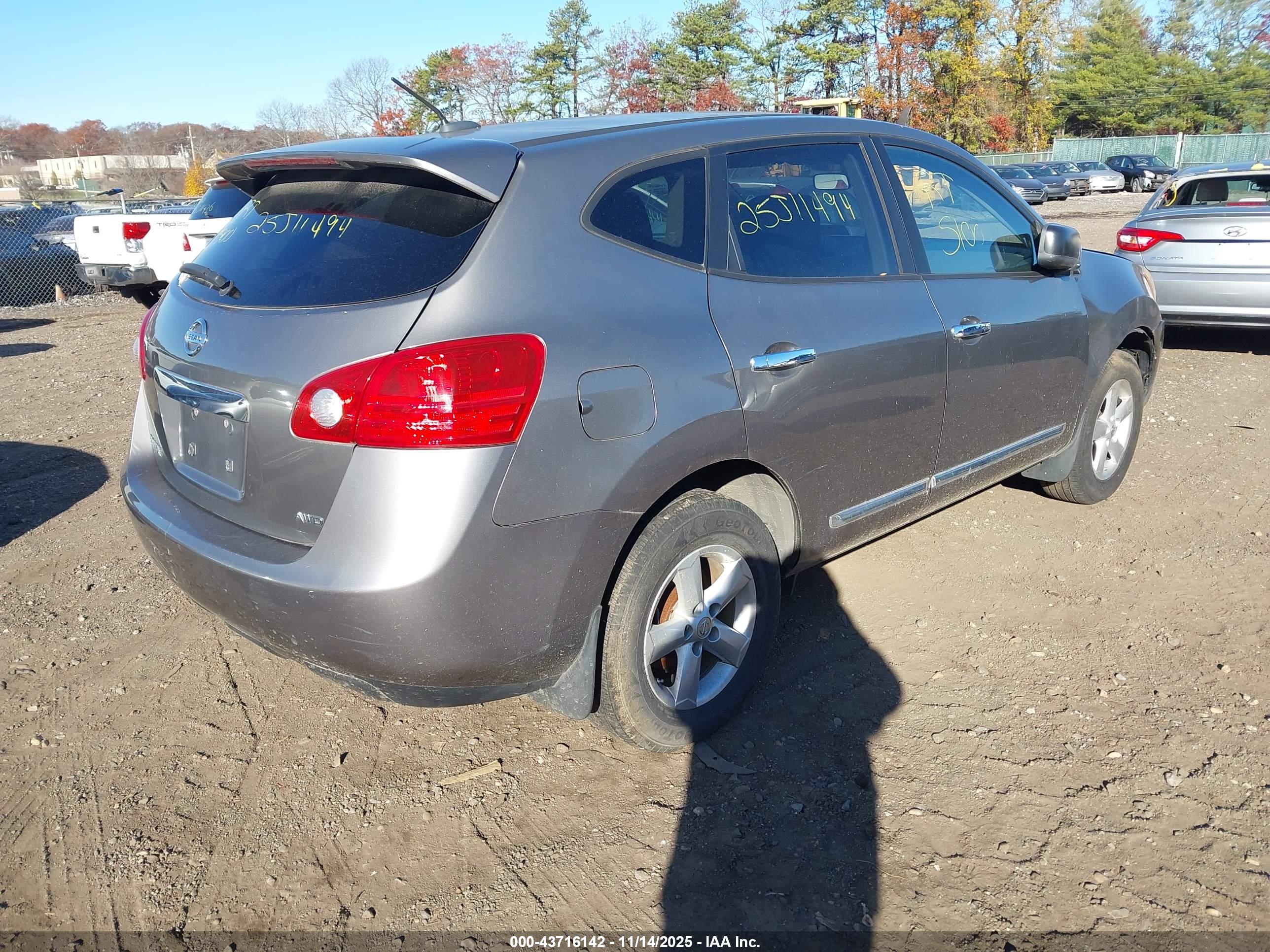 NISSAN ROGUE image 4