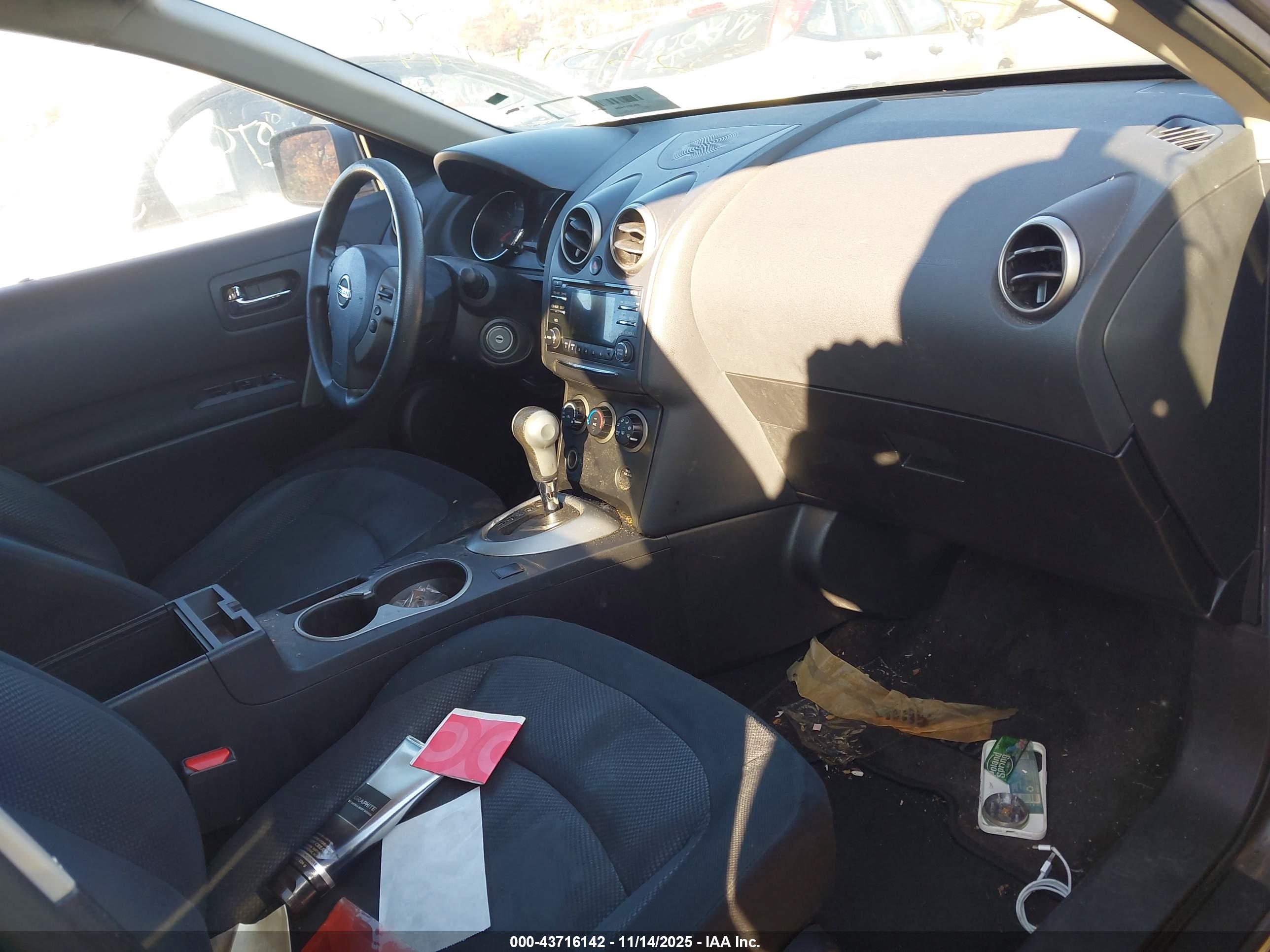 NISSAN ROGUE image 5