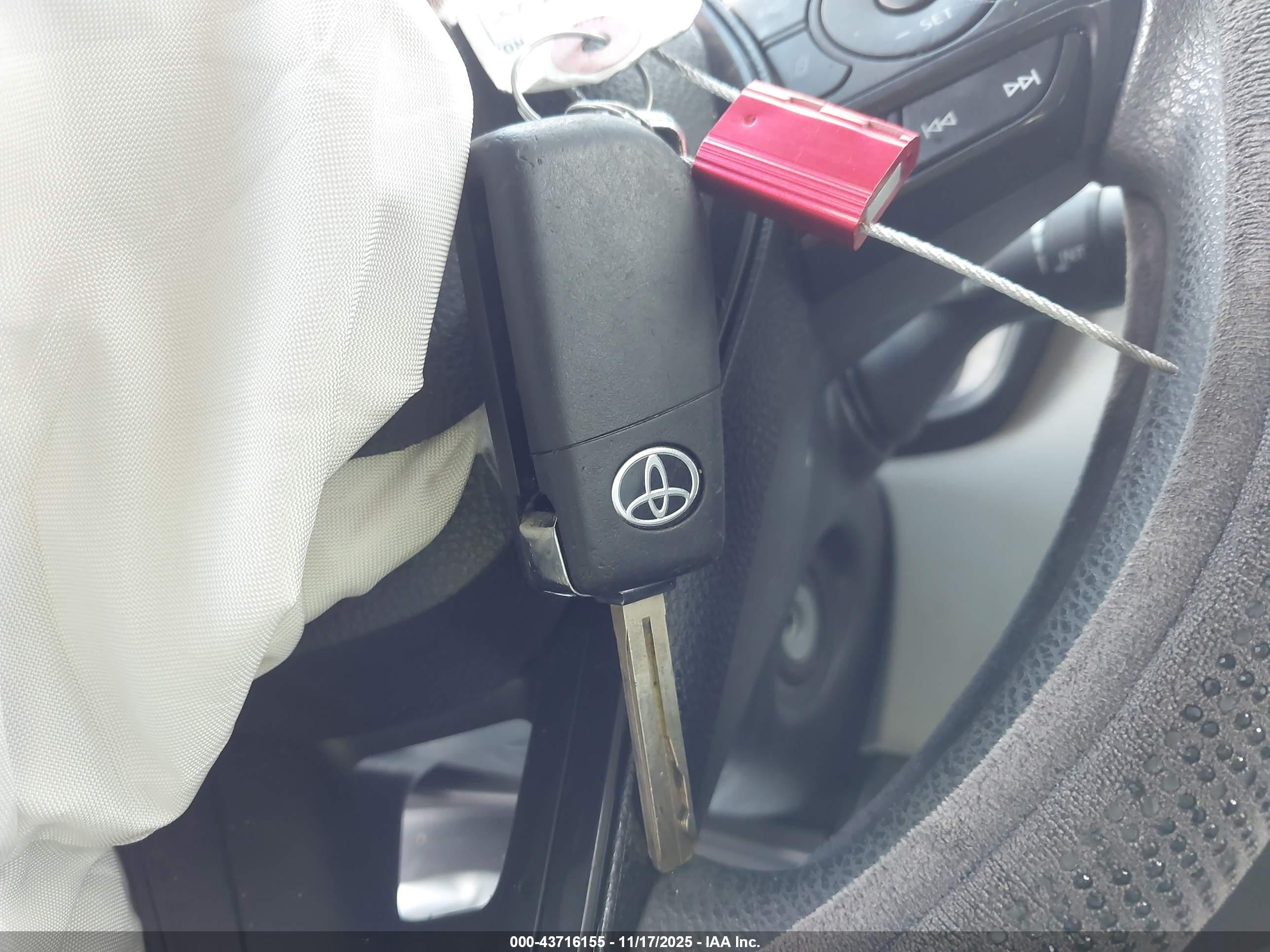 TOYOTA COROLLA image 11