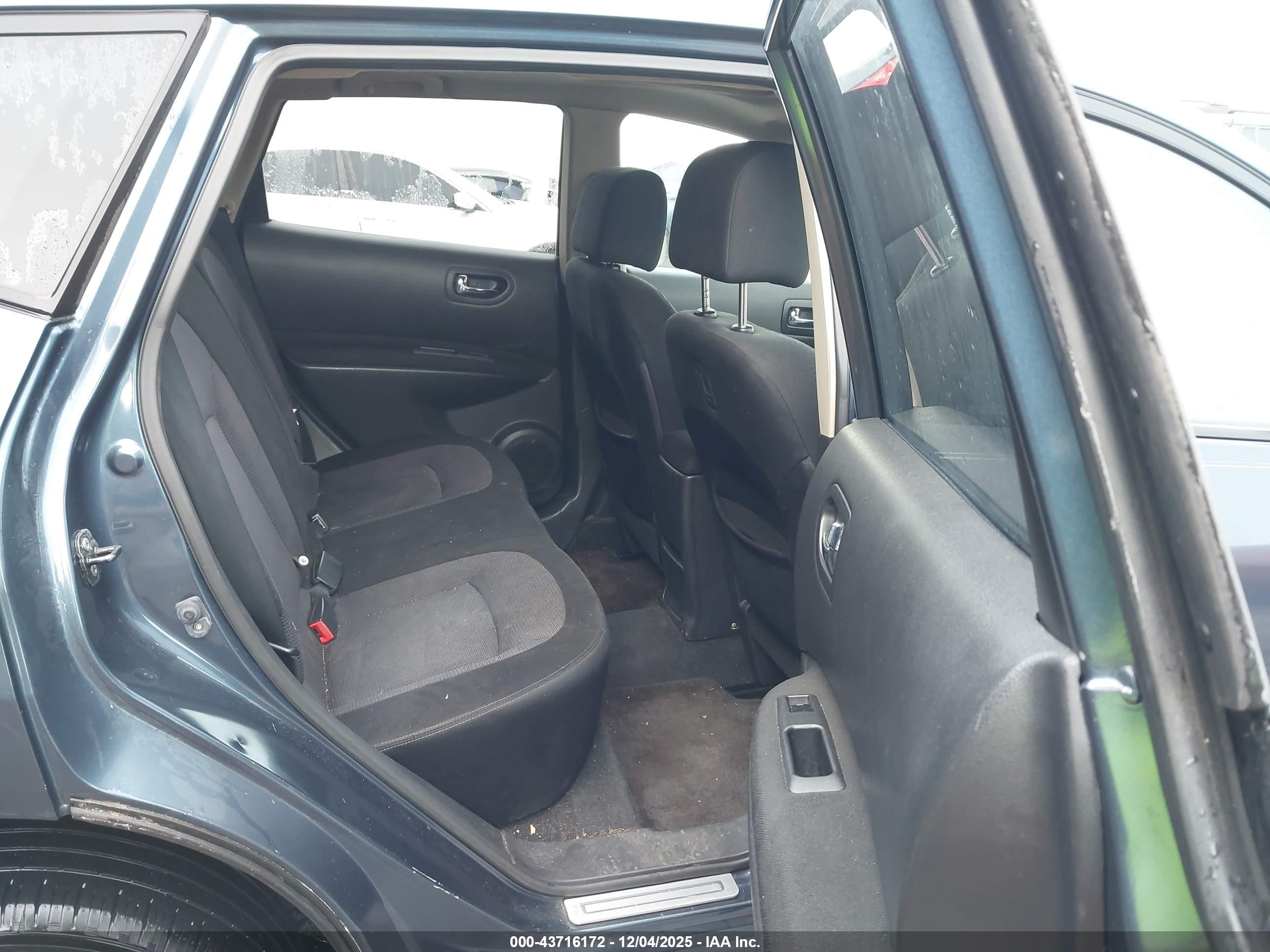 NISSAN ROGUE image 8