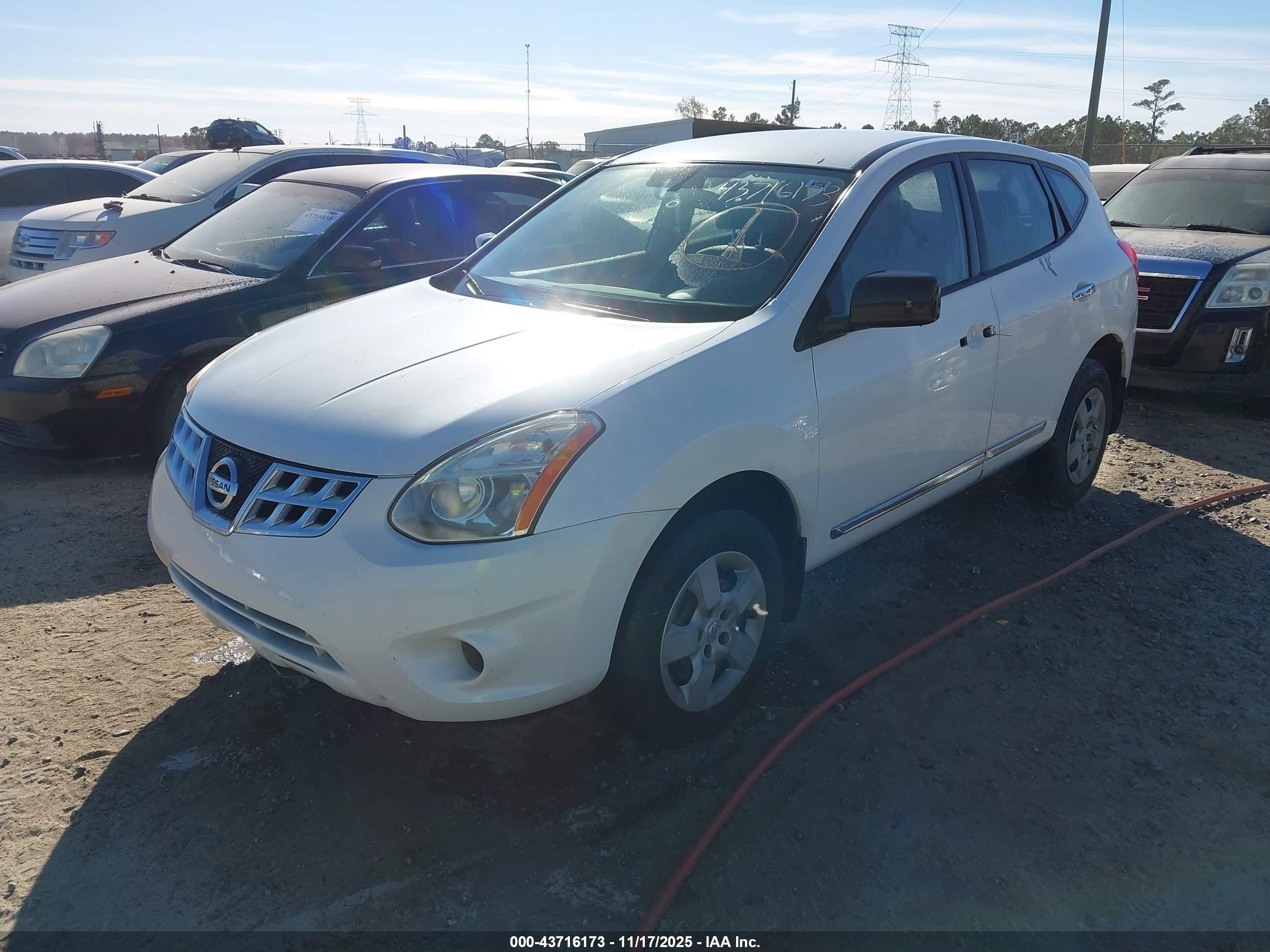 NISSAN ROGUE image 2