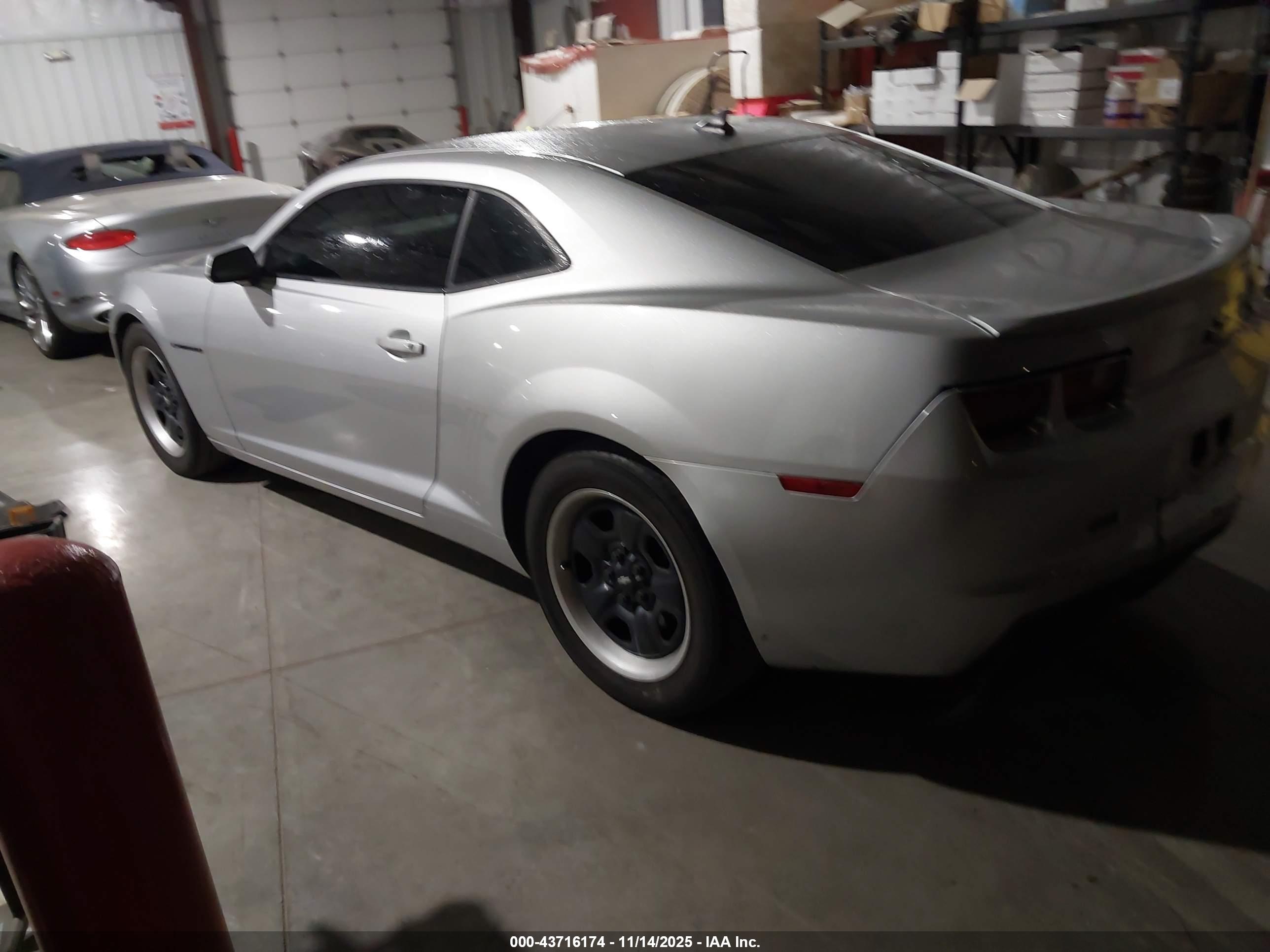 CHEVROLET CAMARO image 3