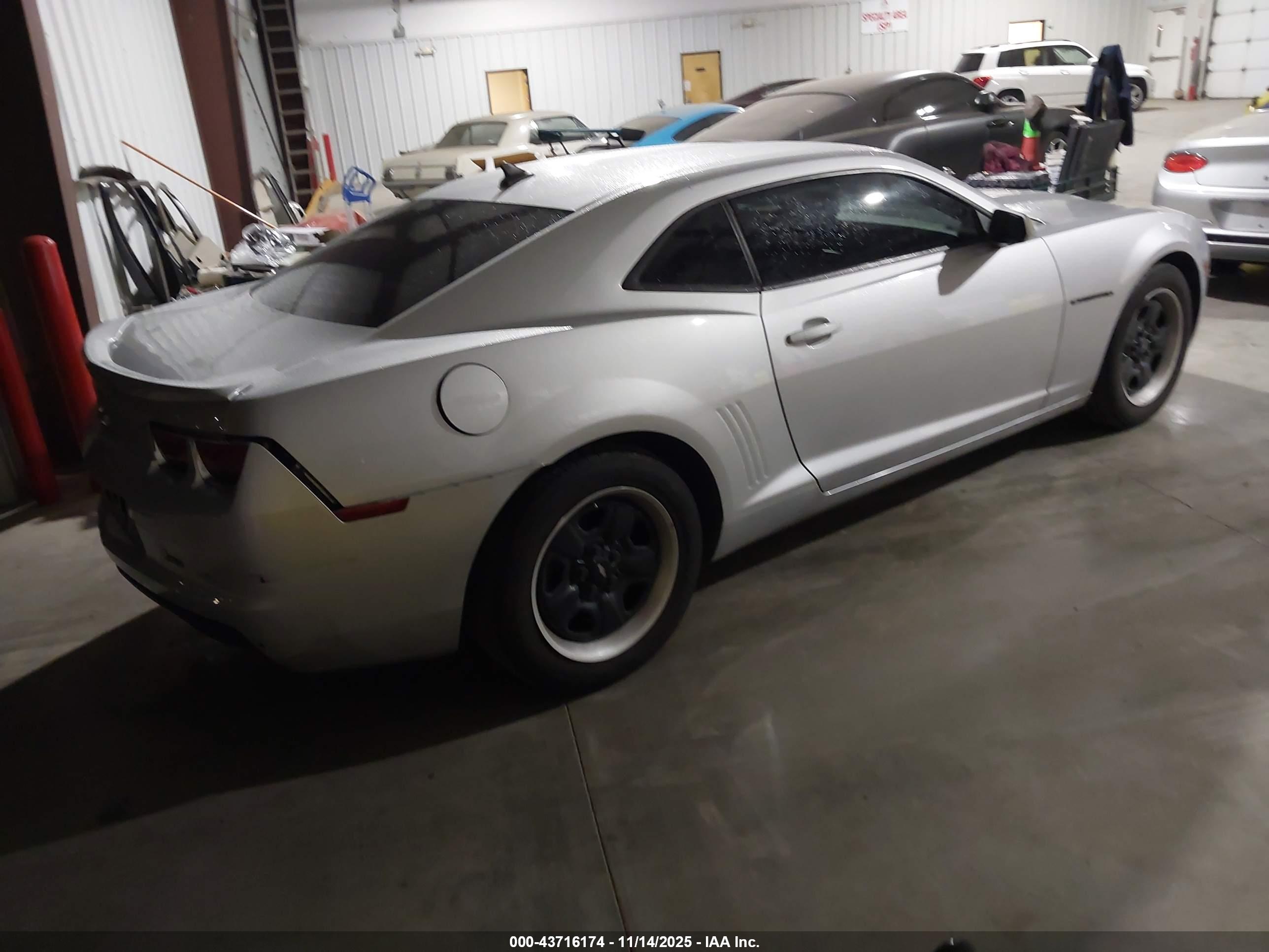 CHEVROLET CAMARO image 4