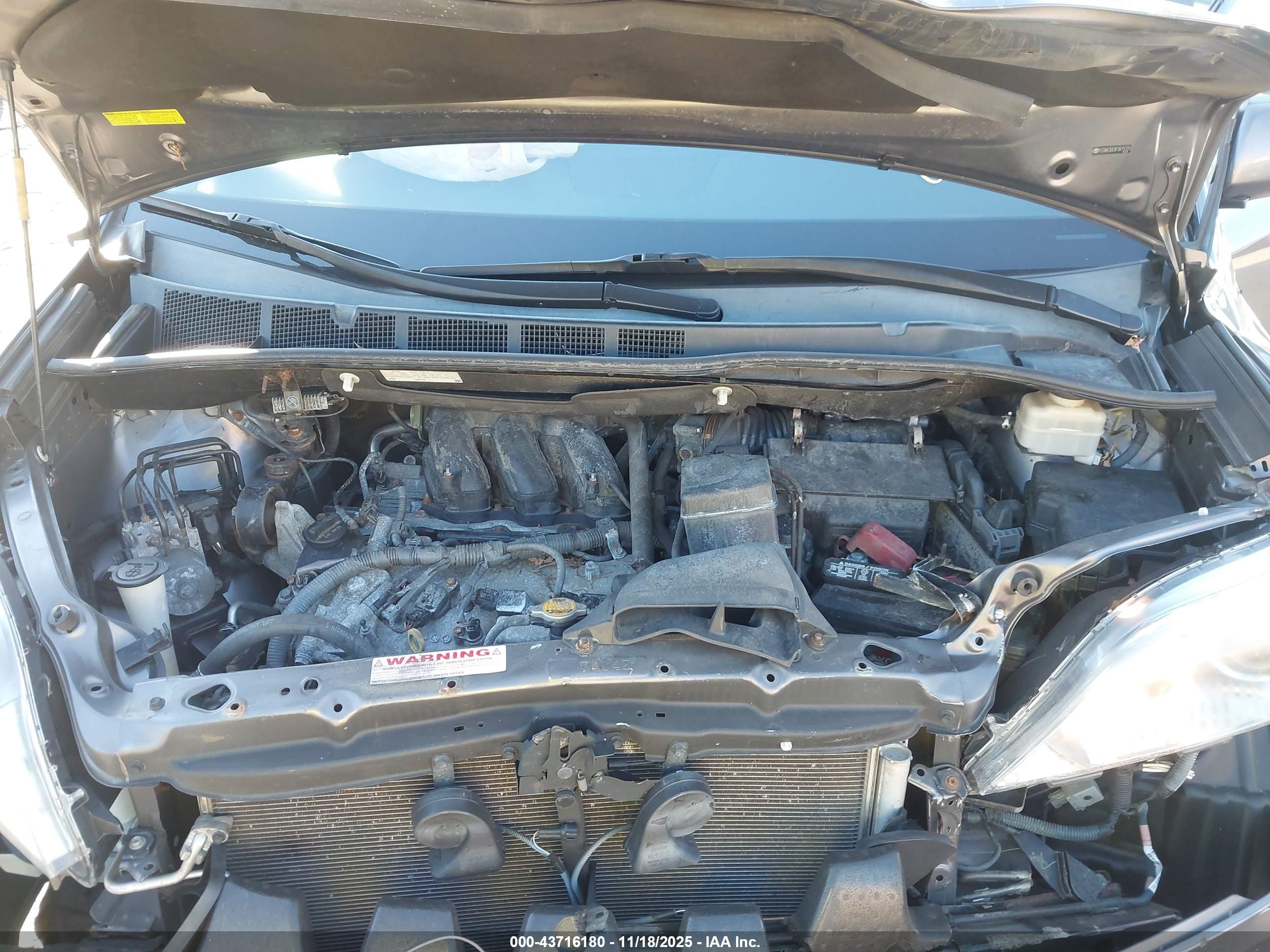 TOYOTA SIENNA image 10