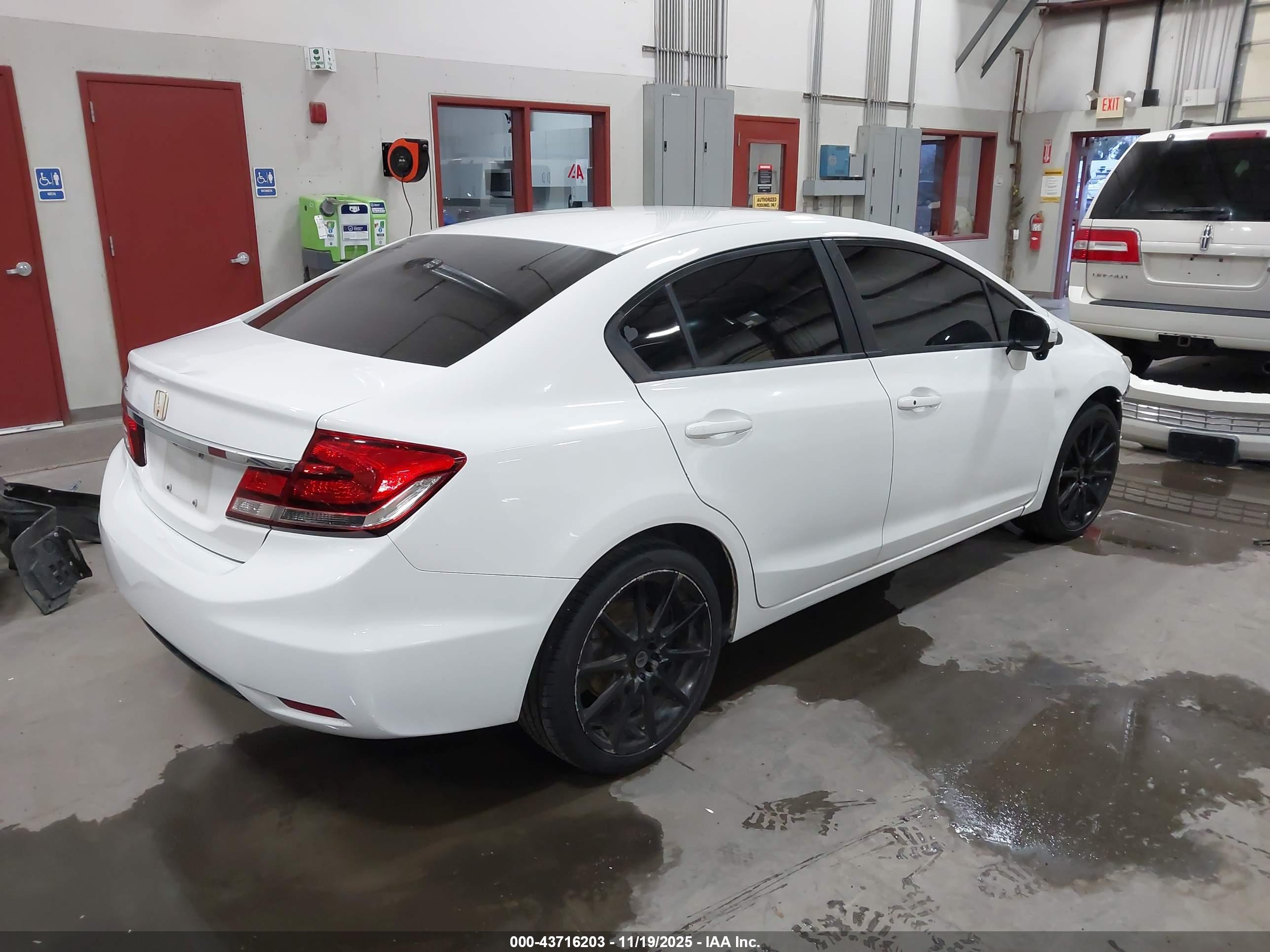 HONDA CIVIC image 4
