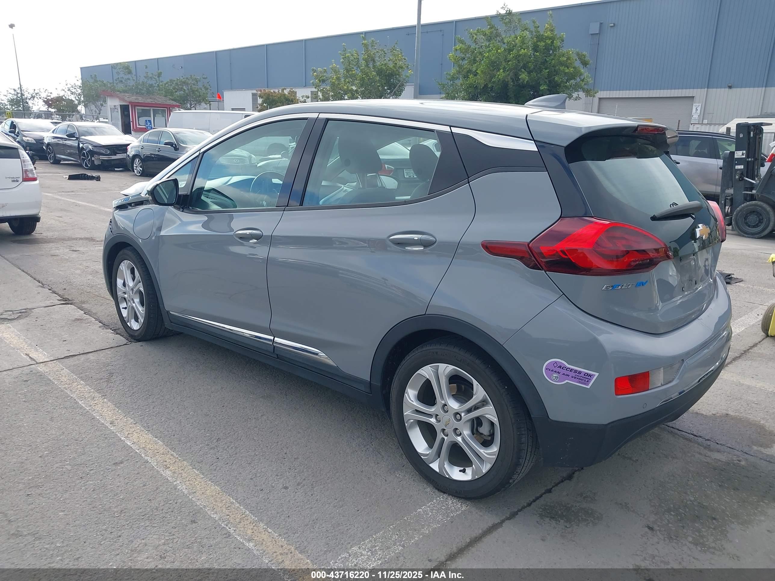 CHEVROLET BOLT image 3