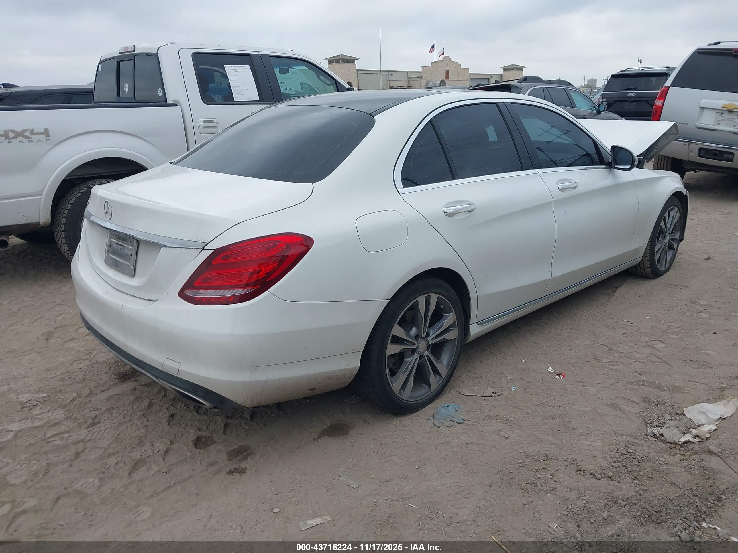 MERCEDES-BENZ C image 4
