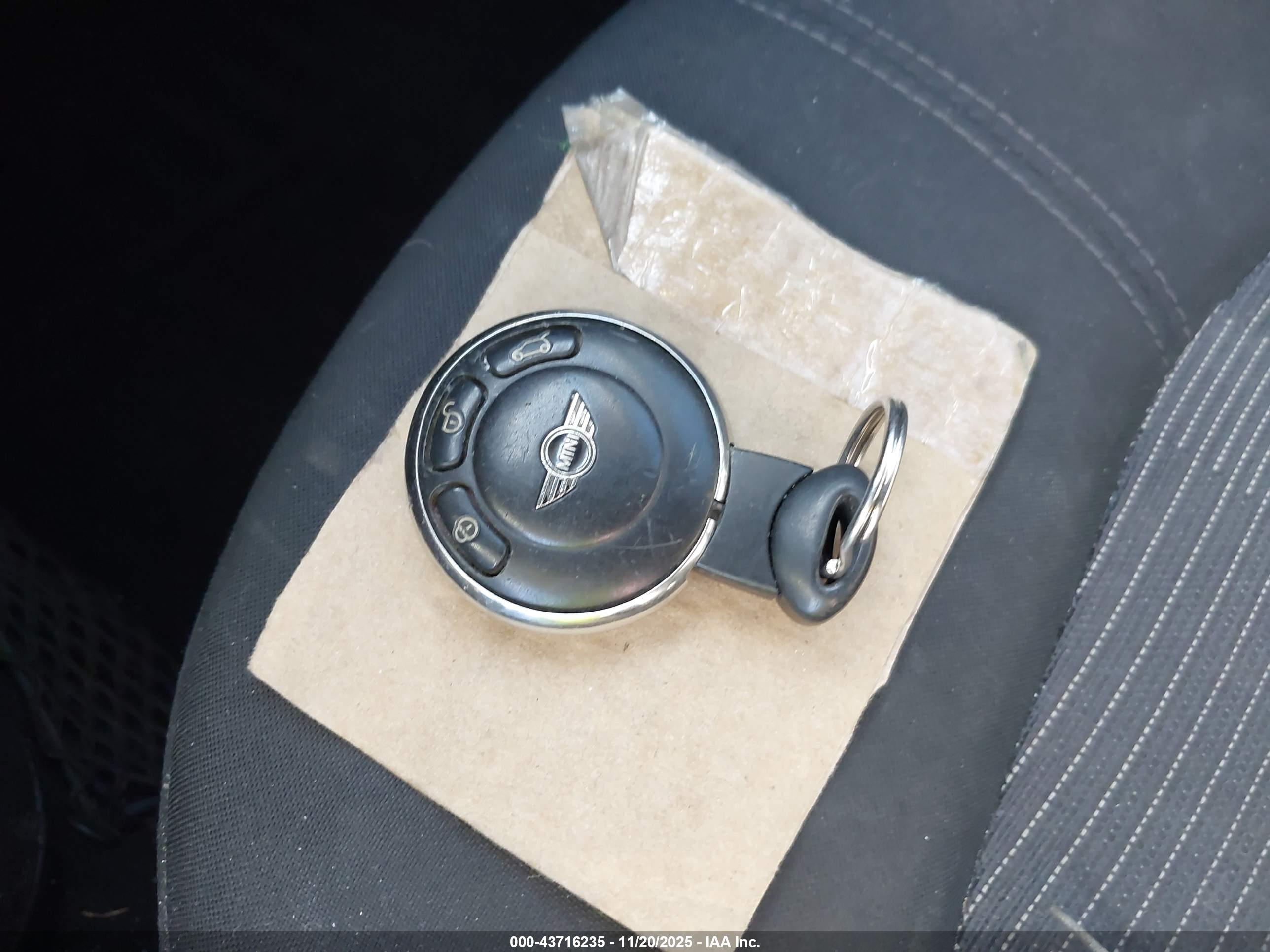 MINI COUNTRYMAN image 11
