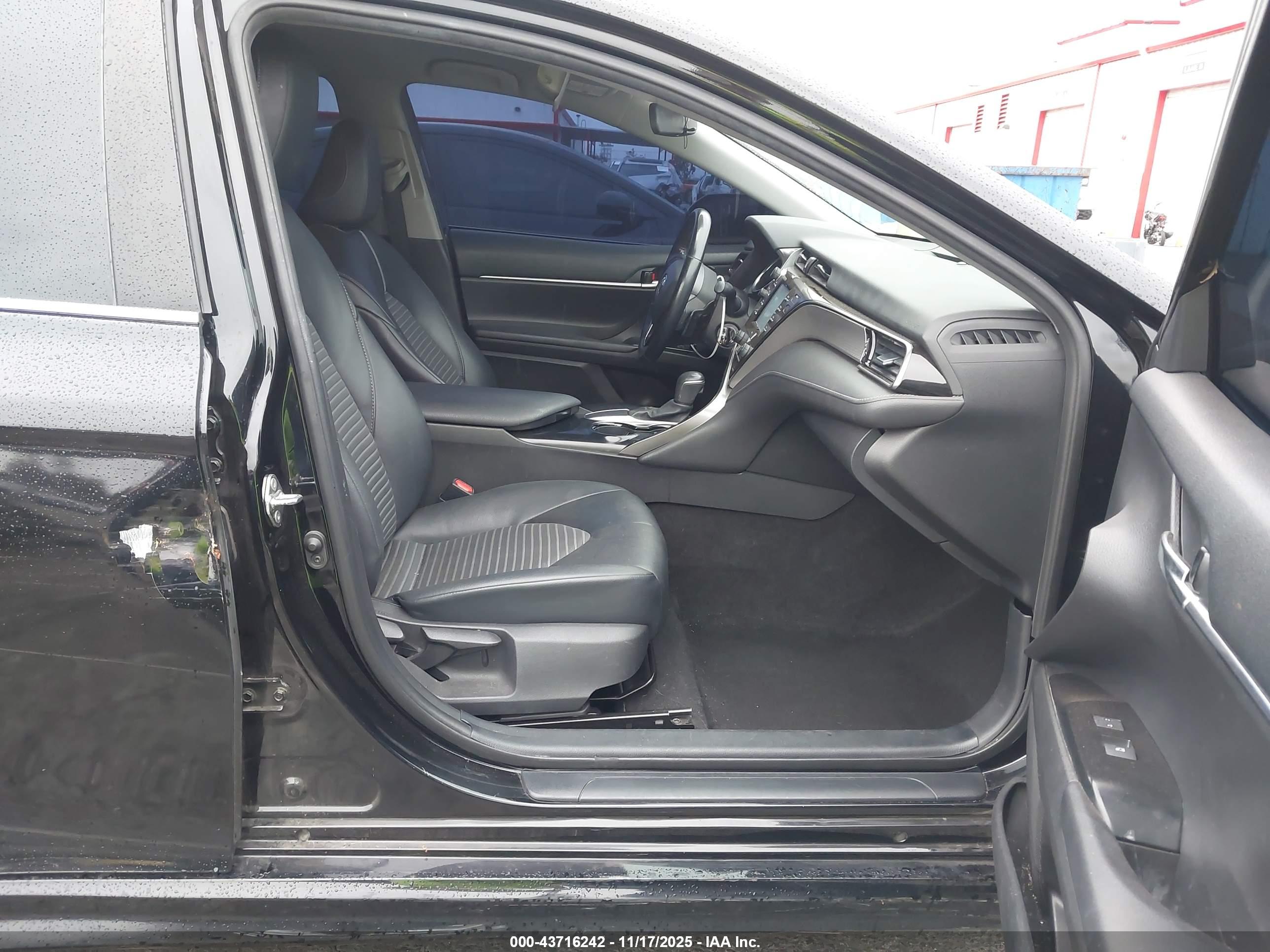 TOYOTA CAMRY image 5