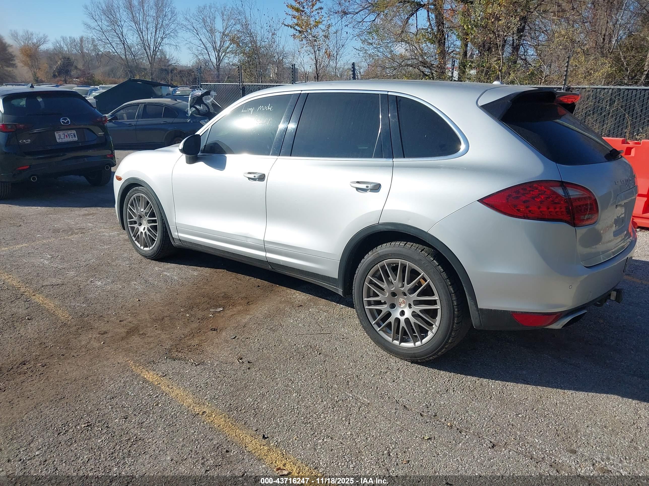 PORSCHE CAYENNE image 3