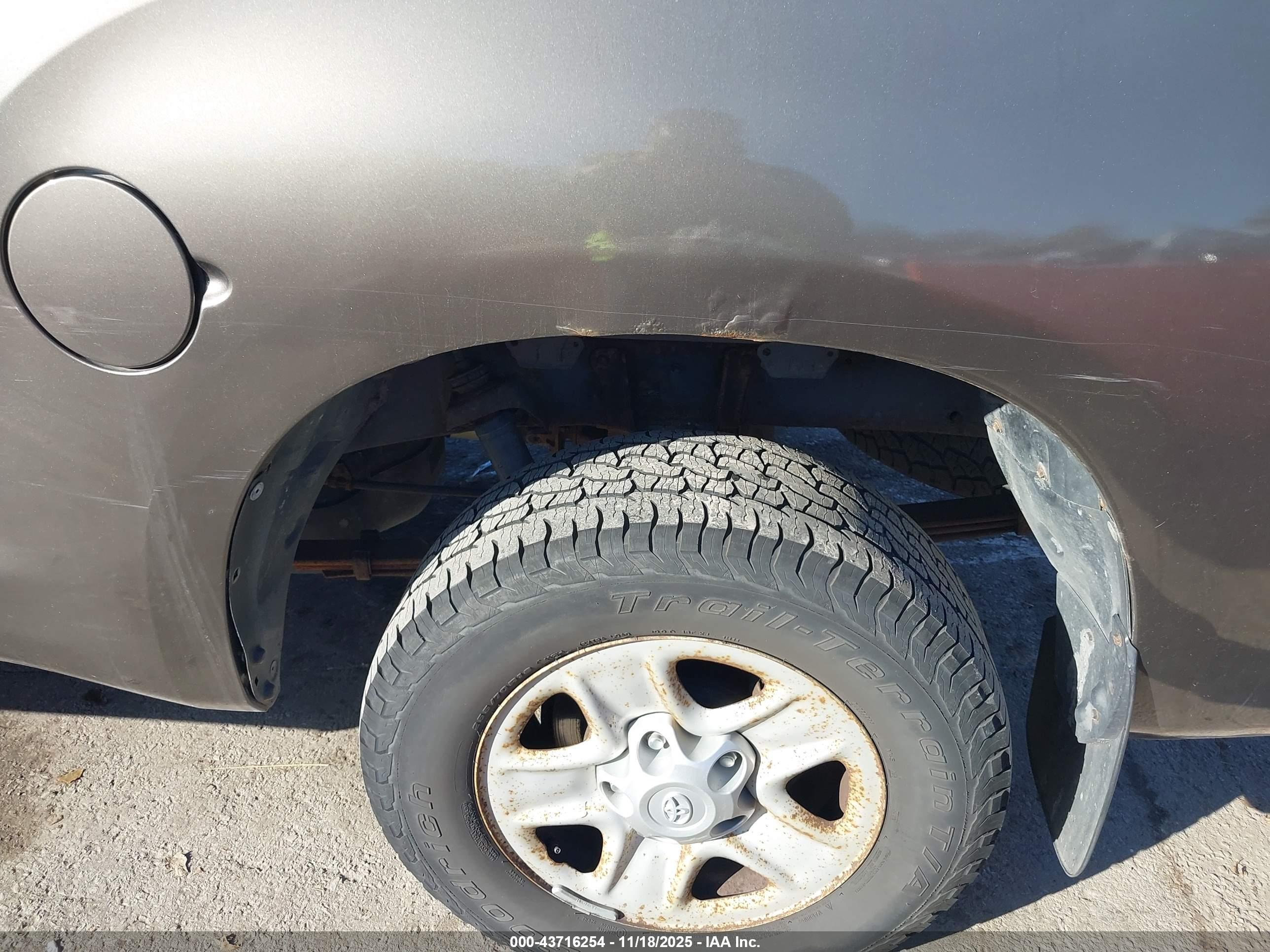 TOYOTA TUNDRA image 6