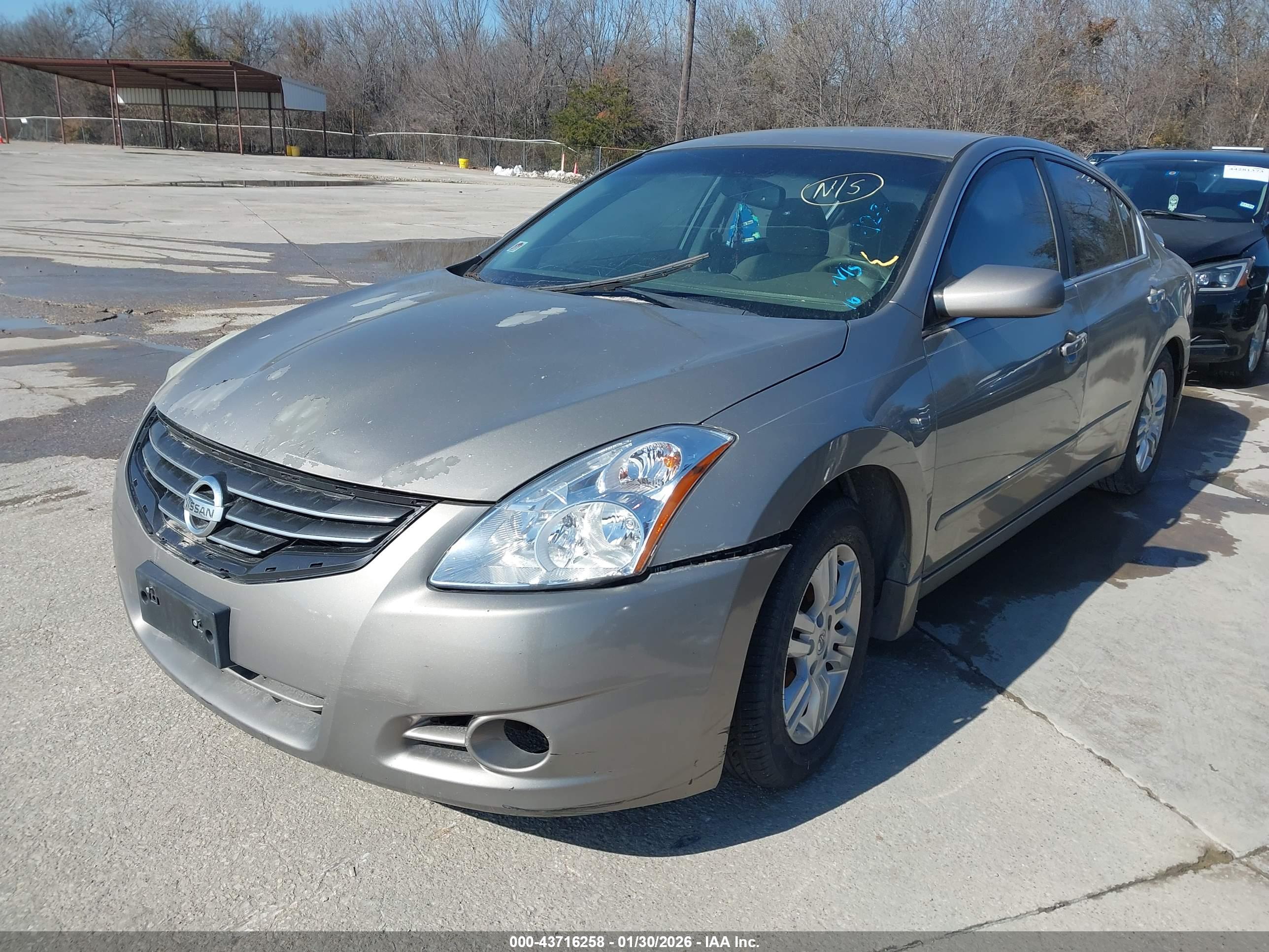 NISSAN ALTIMA image 2