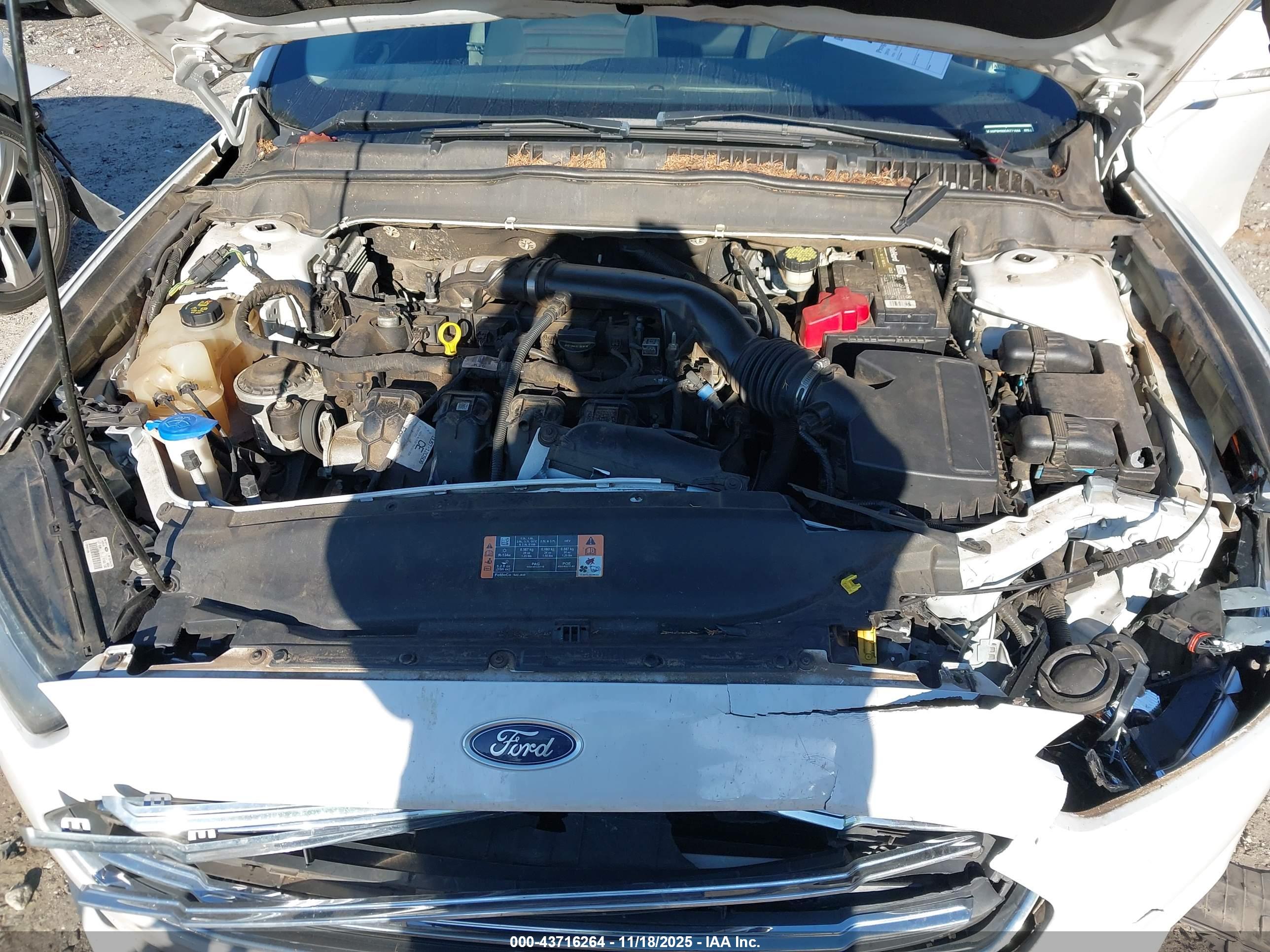FORD FUSION image 10