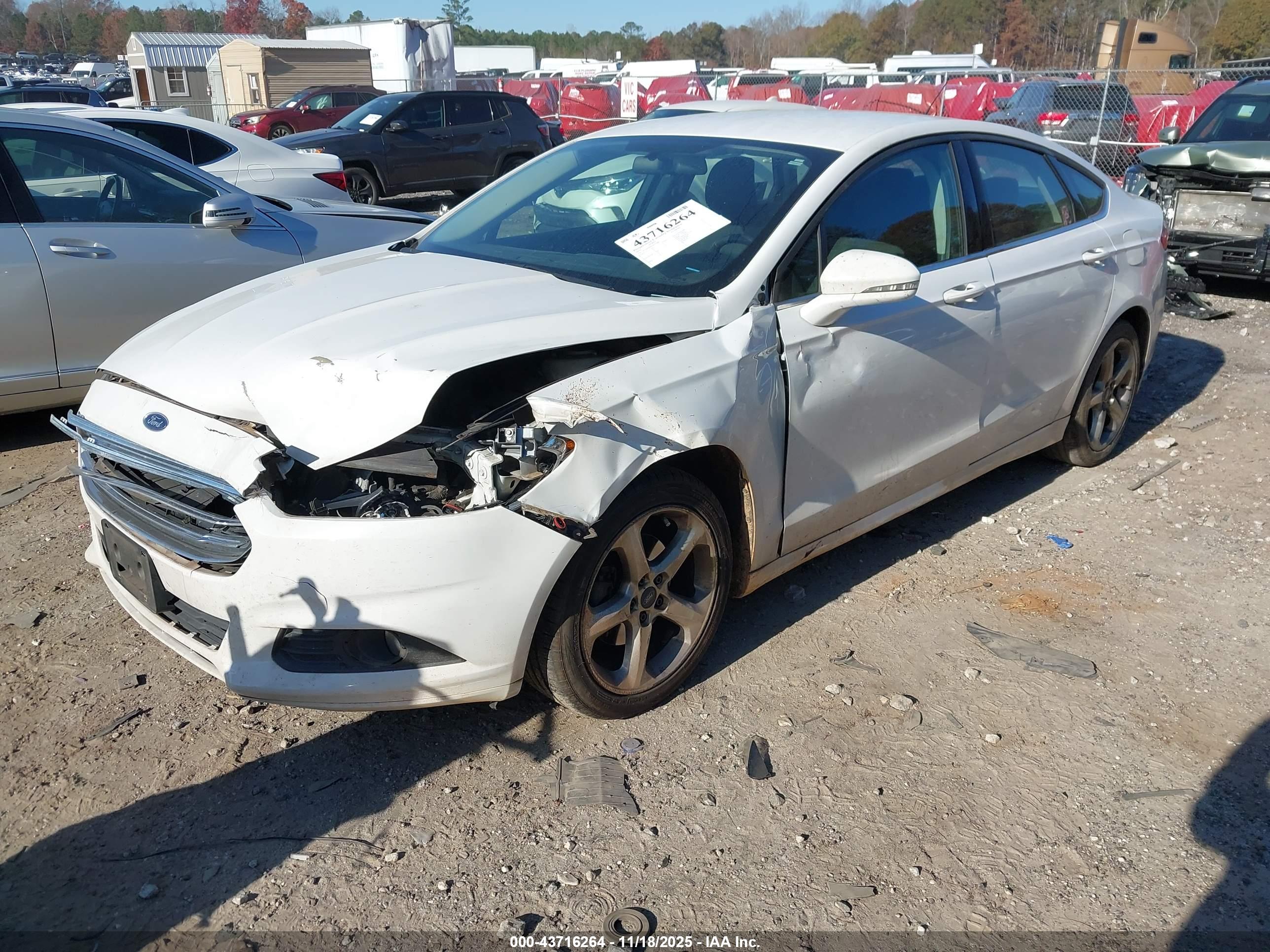 FORD FUSION image 2