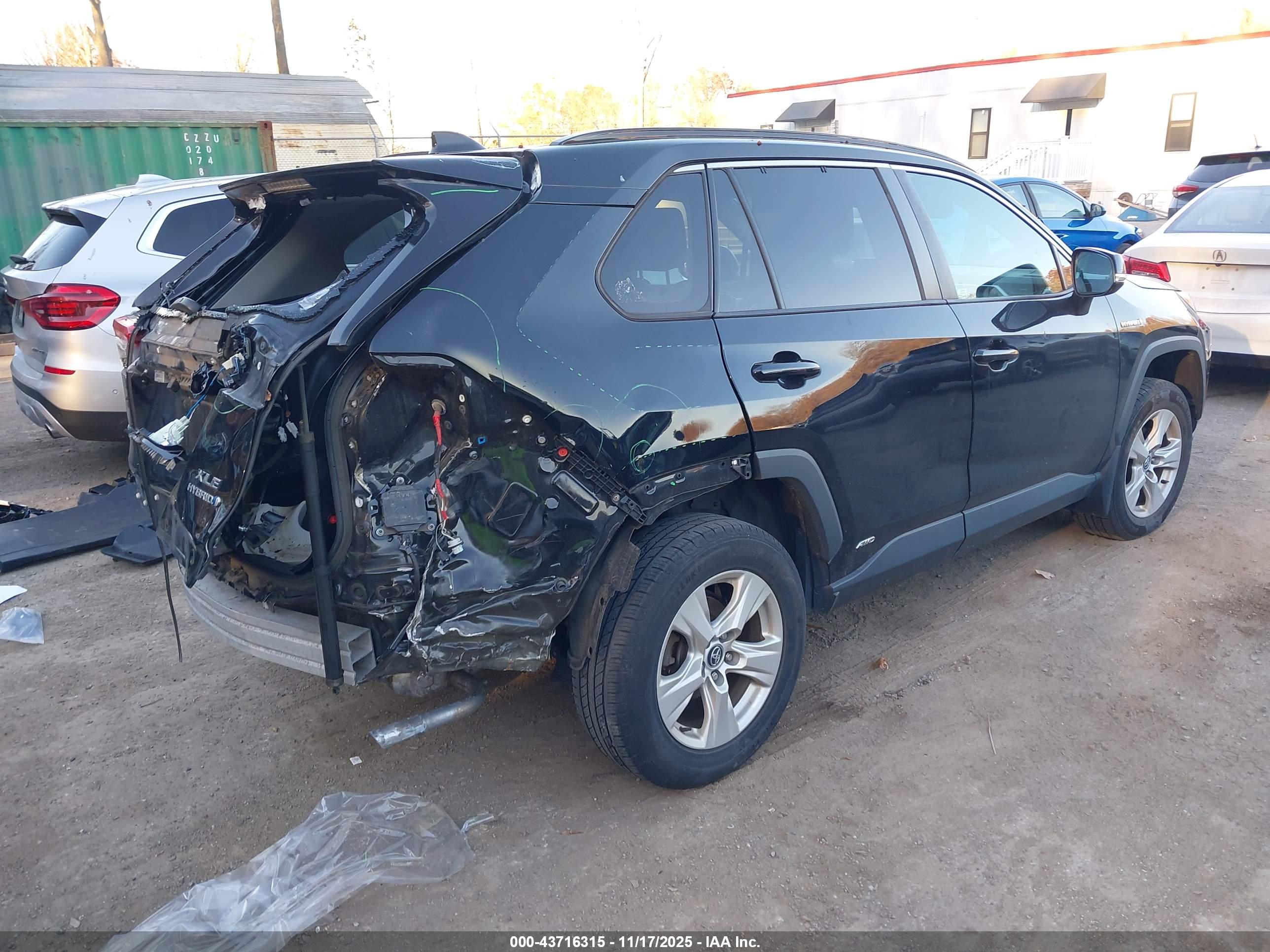 TOYOTA RAV4 image 4