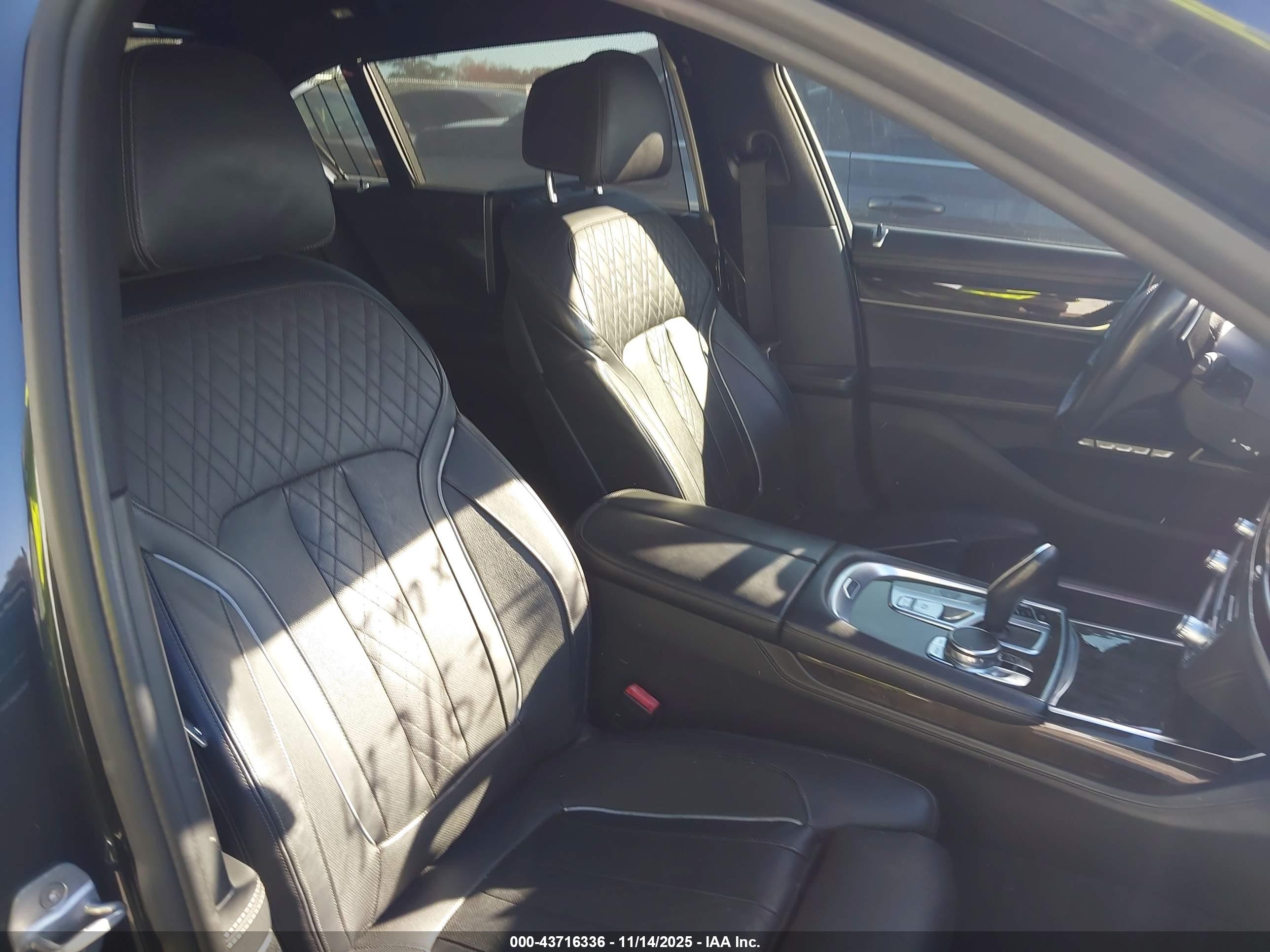 BMW 750I image 5