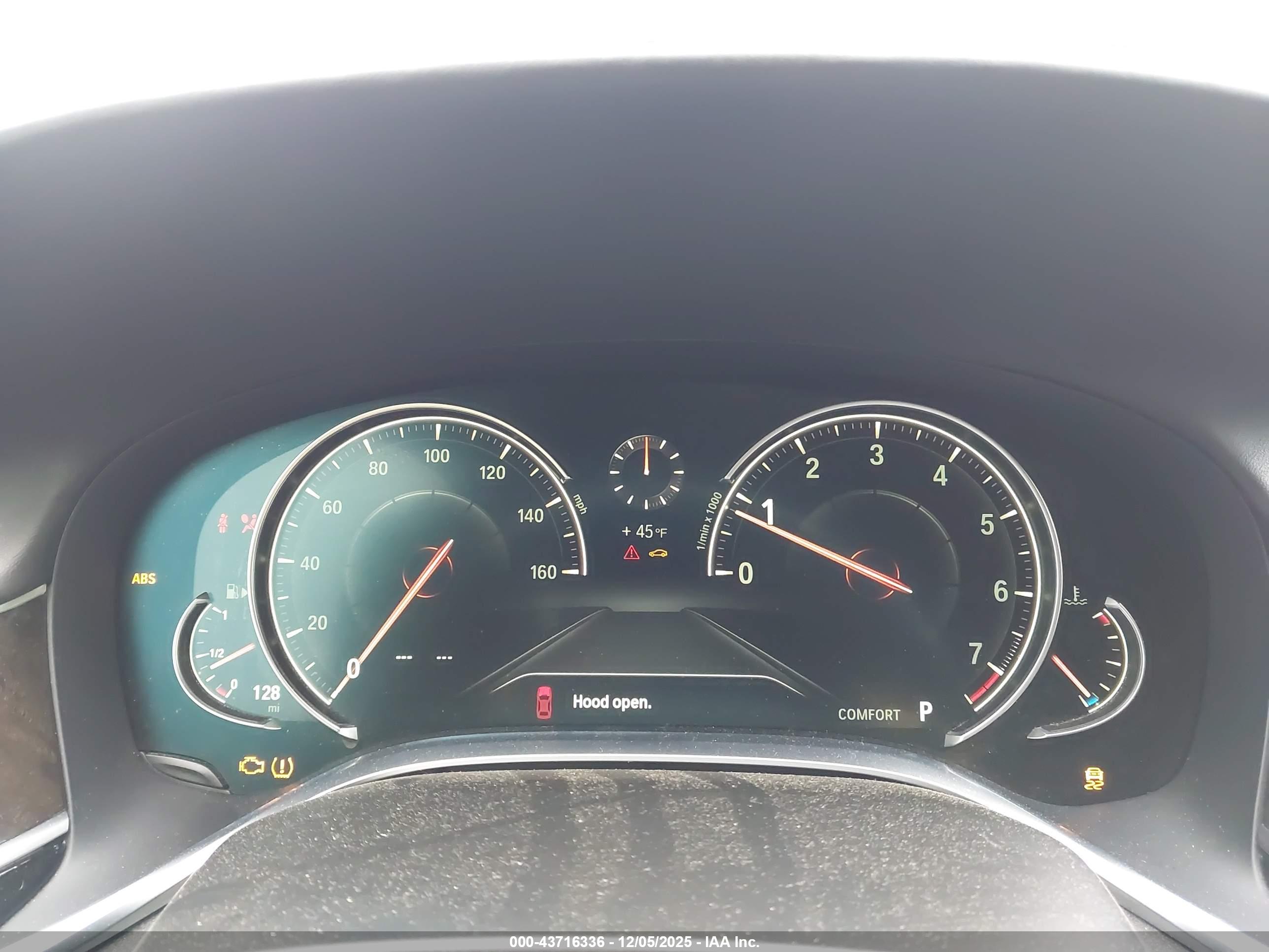 BMW 750I image 7