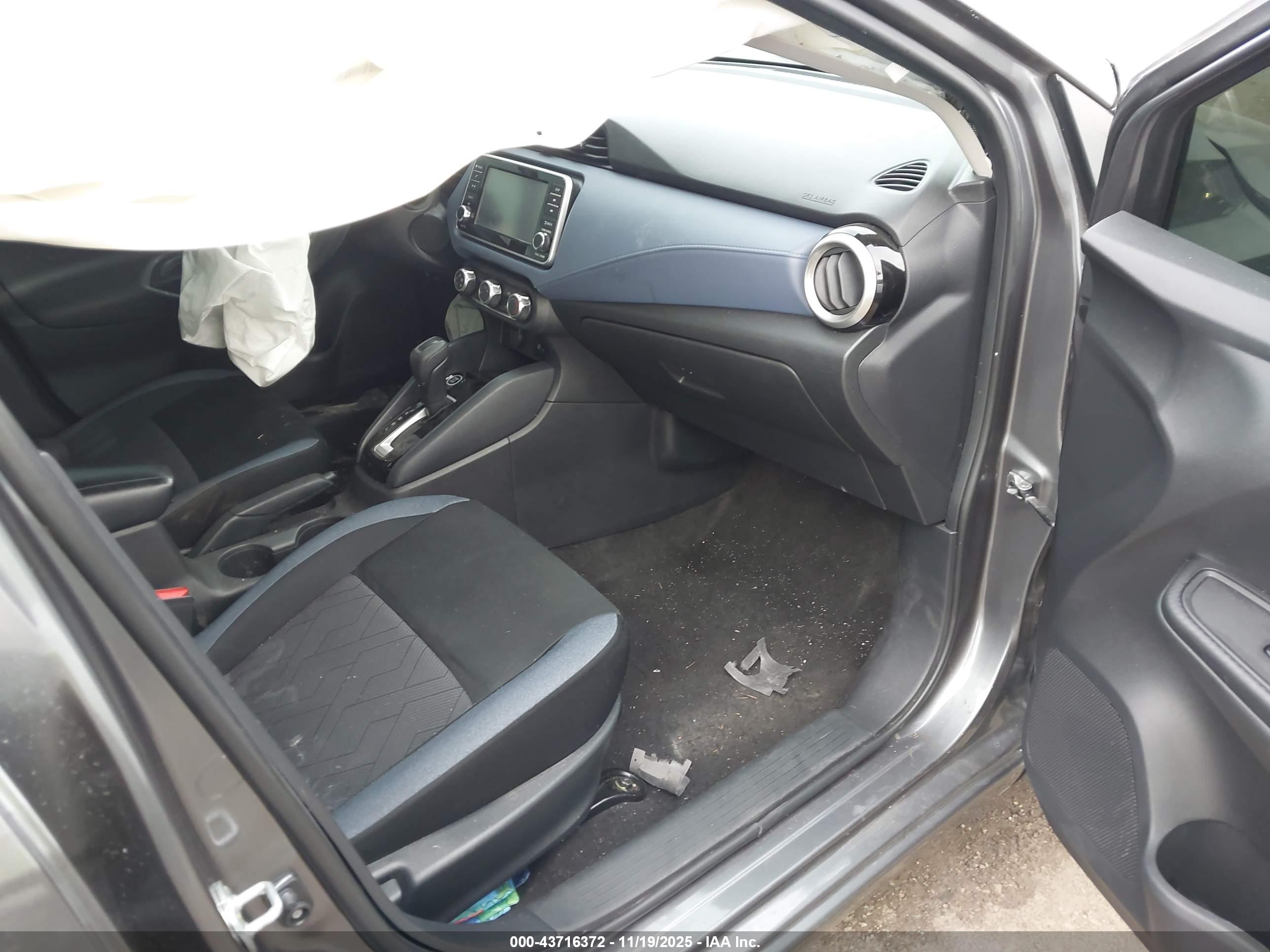 NISSAN VERSA image 5