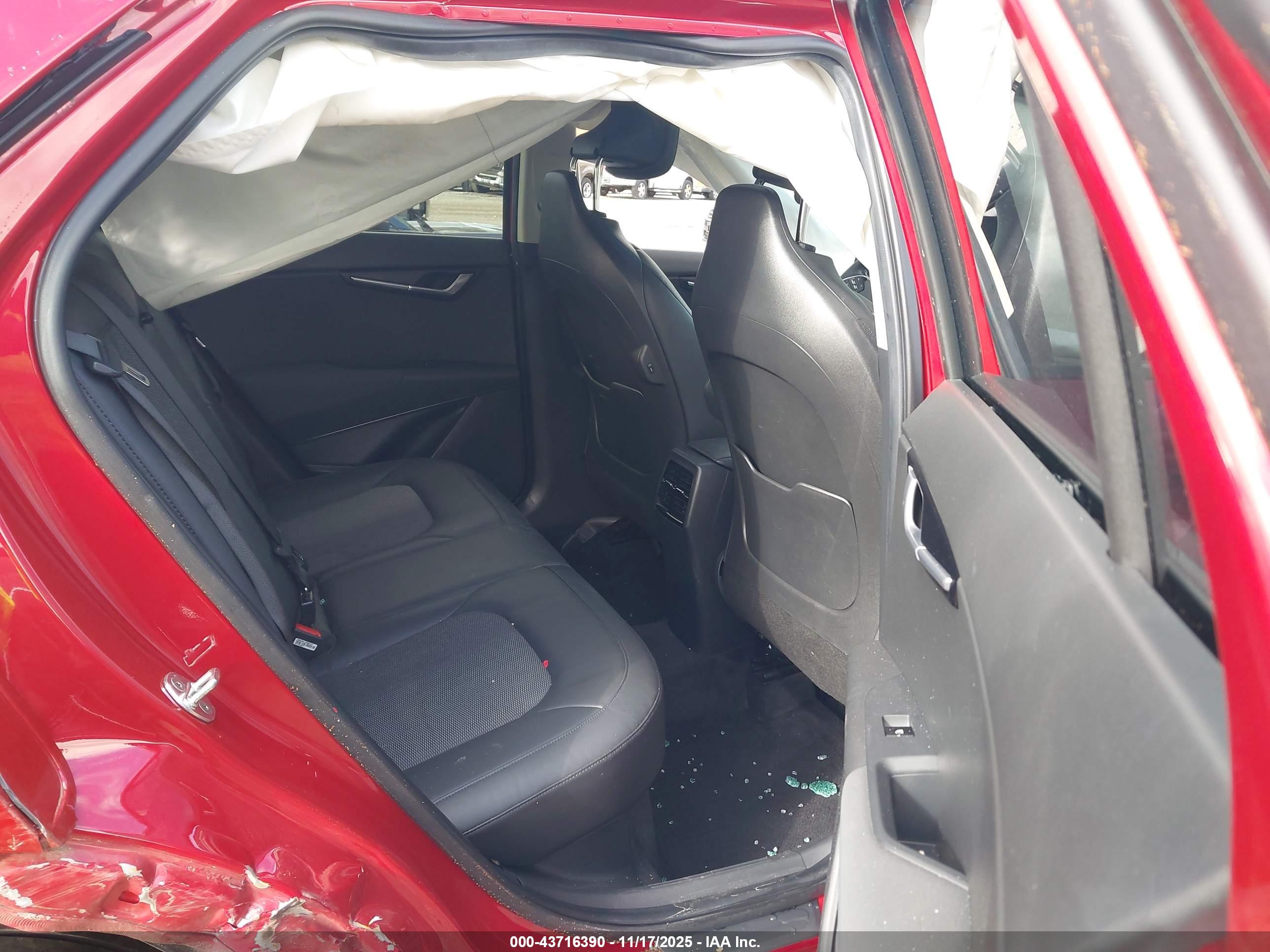 KIA NIRO image 8