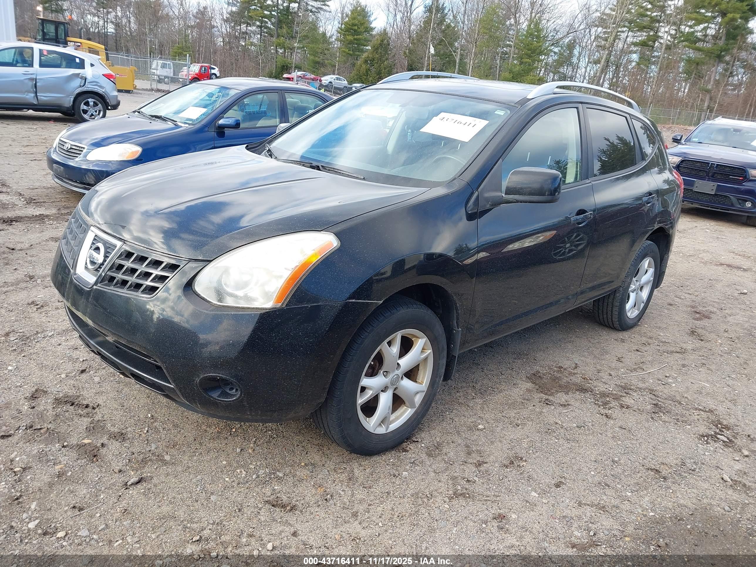 NISSAN ROGUE image 2