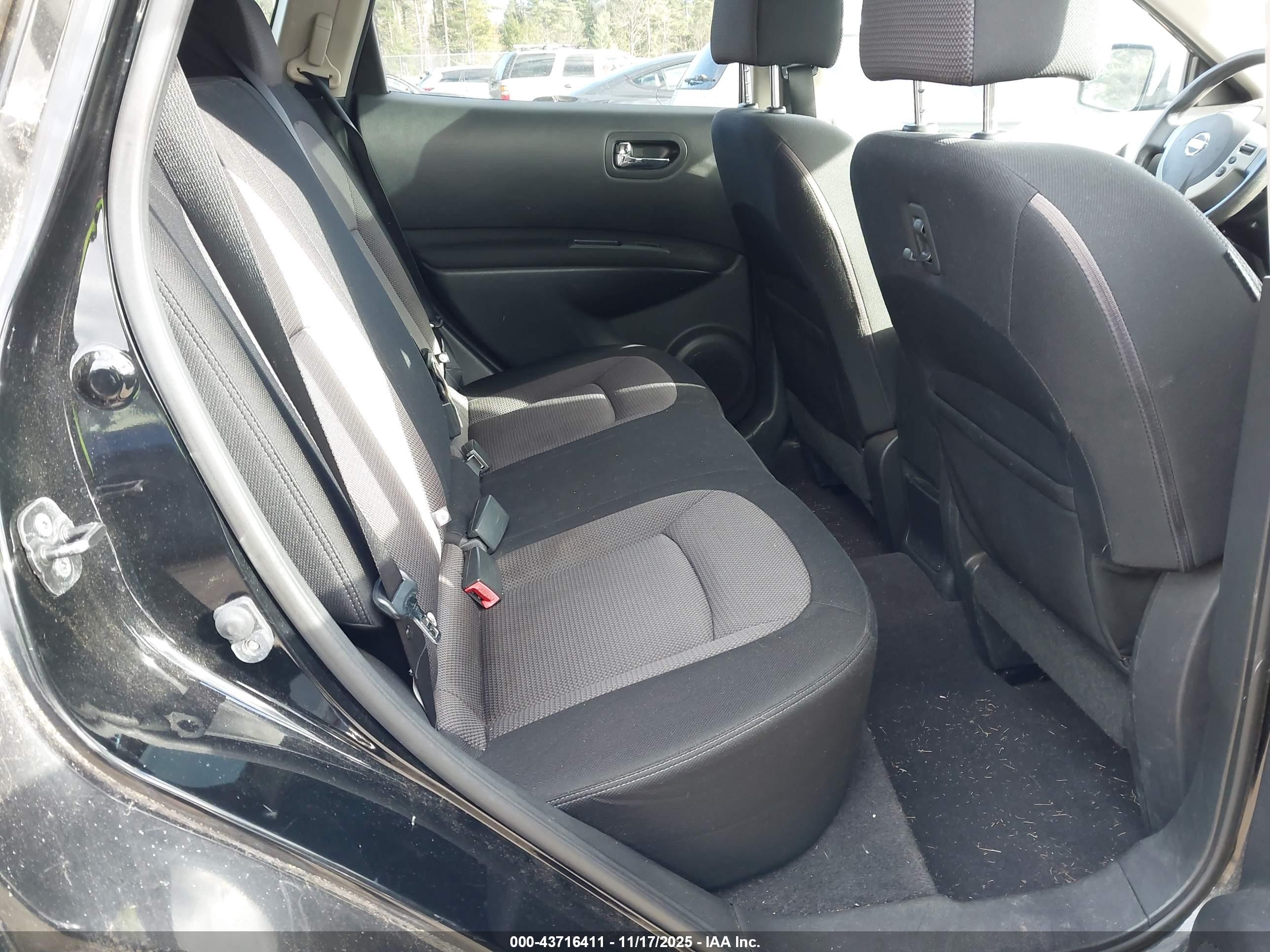 NISSAN ROGUE image 8