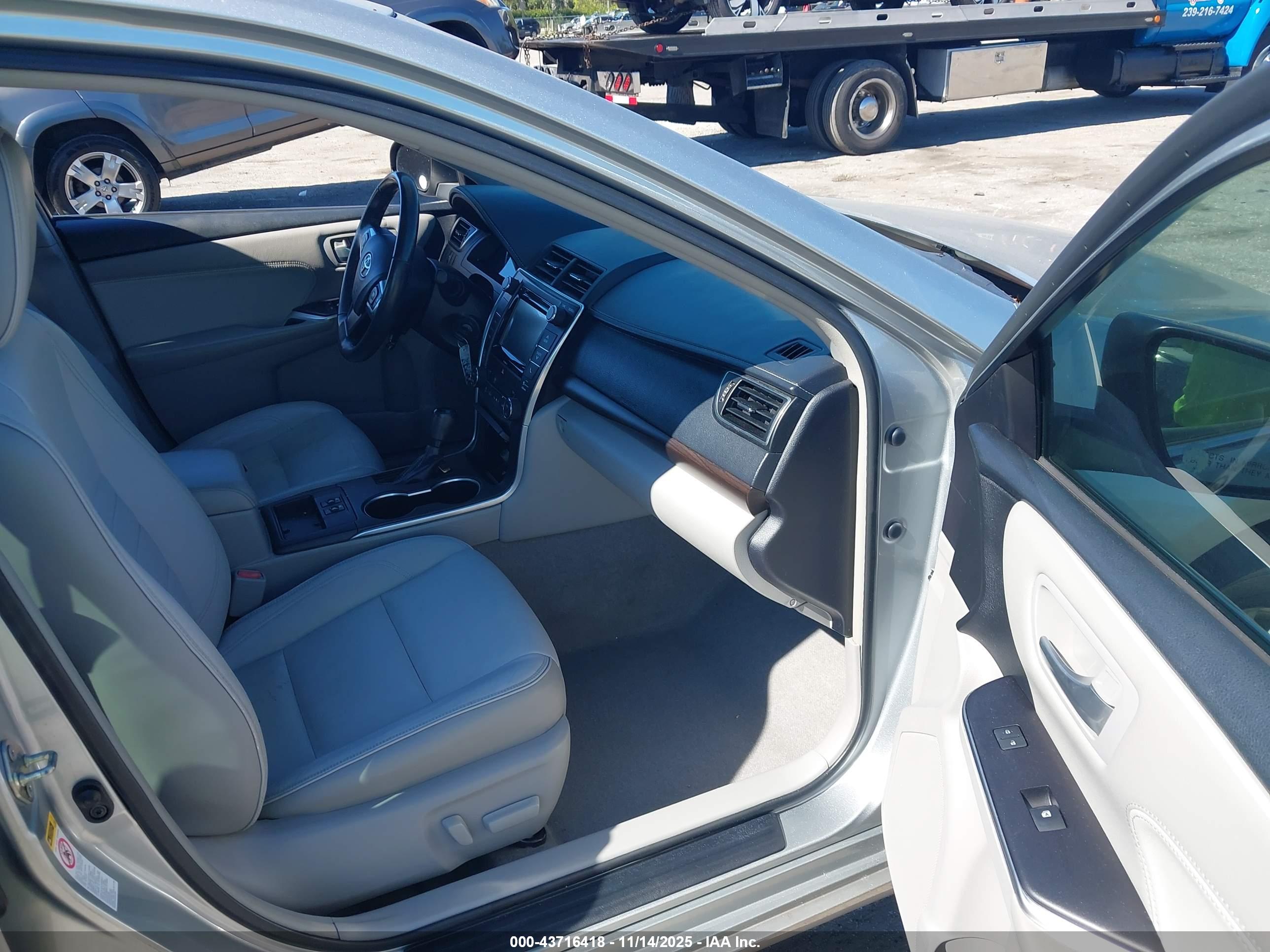 TOYOTA CAMRY image 5