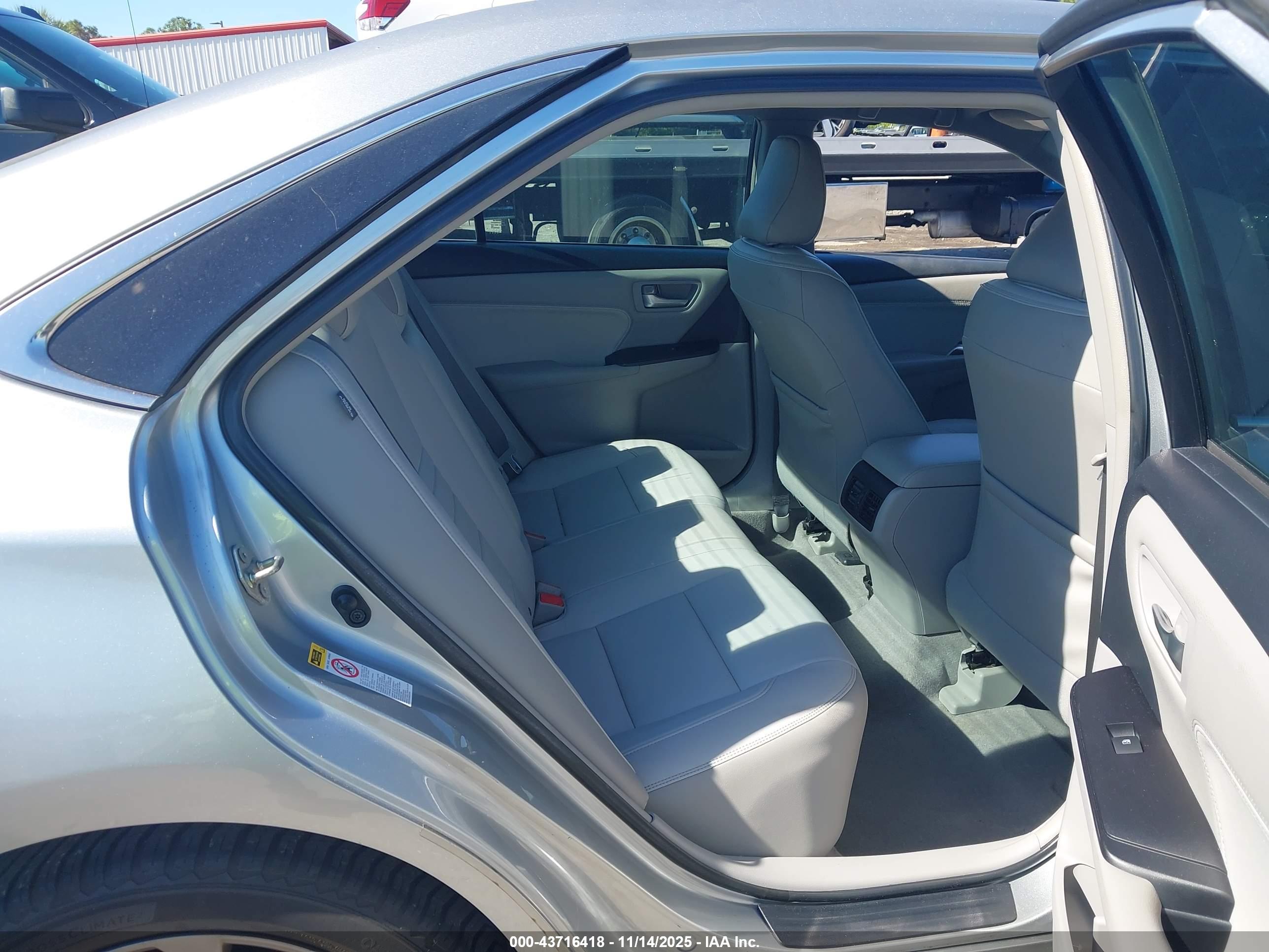 TOYOTA CAMRY image 8