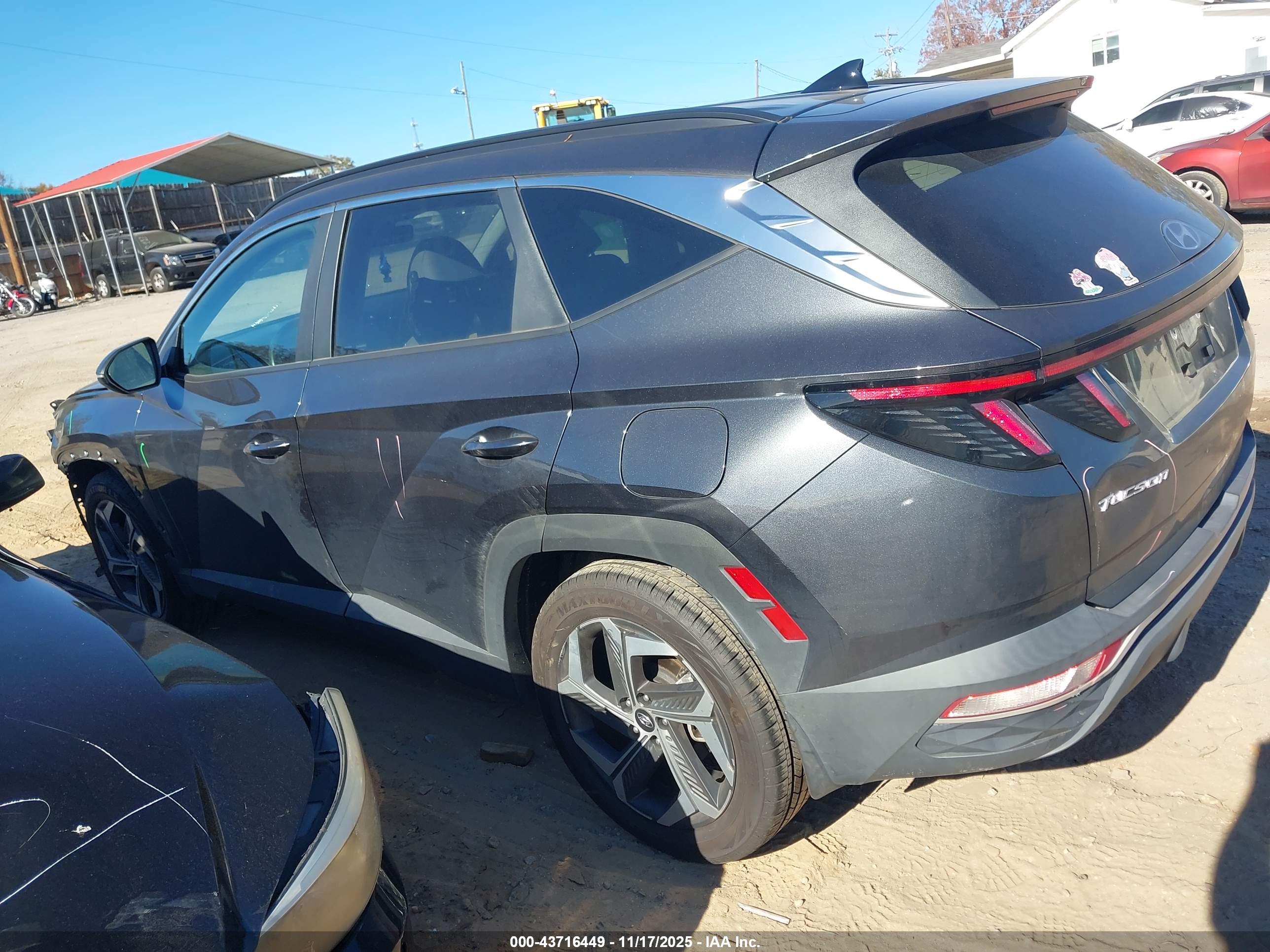 HYUNDAI TUCSON image 3