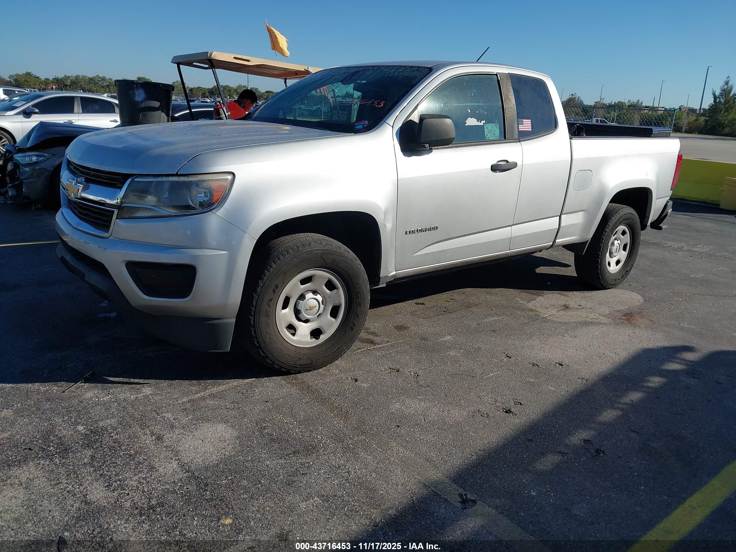 CHEVROLET COLORADO image 2