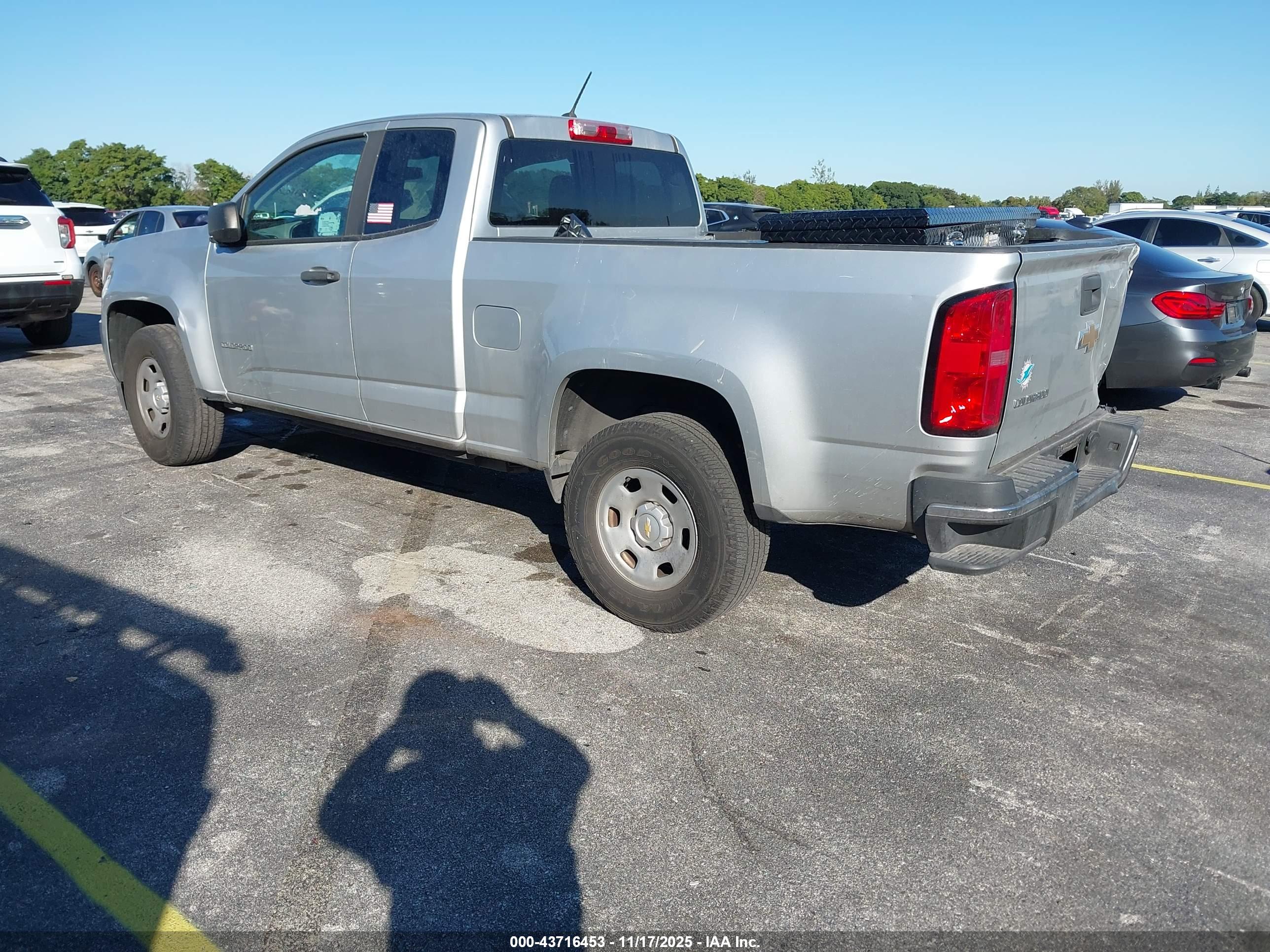 CHEVROLET COLORADO image 3