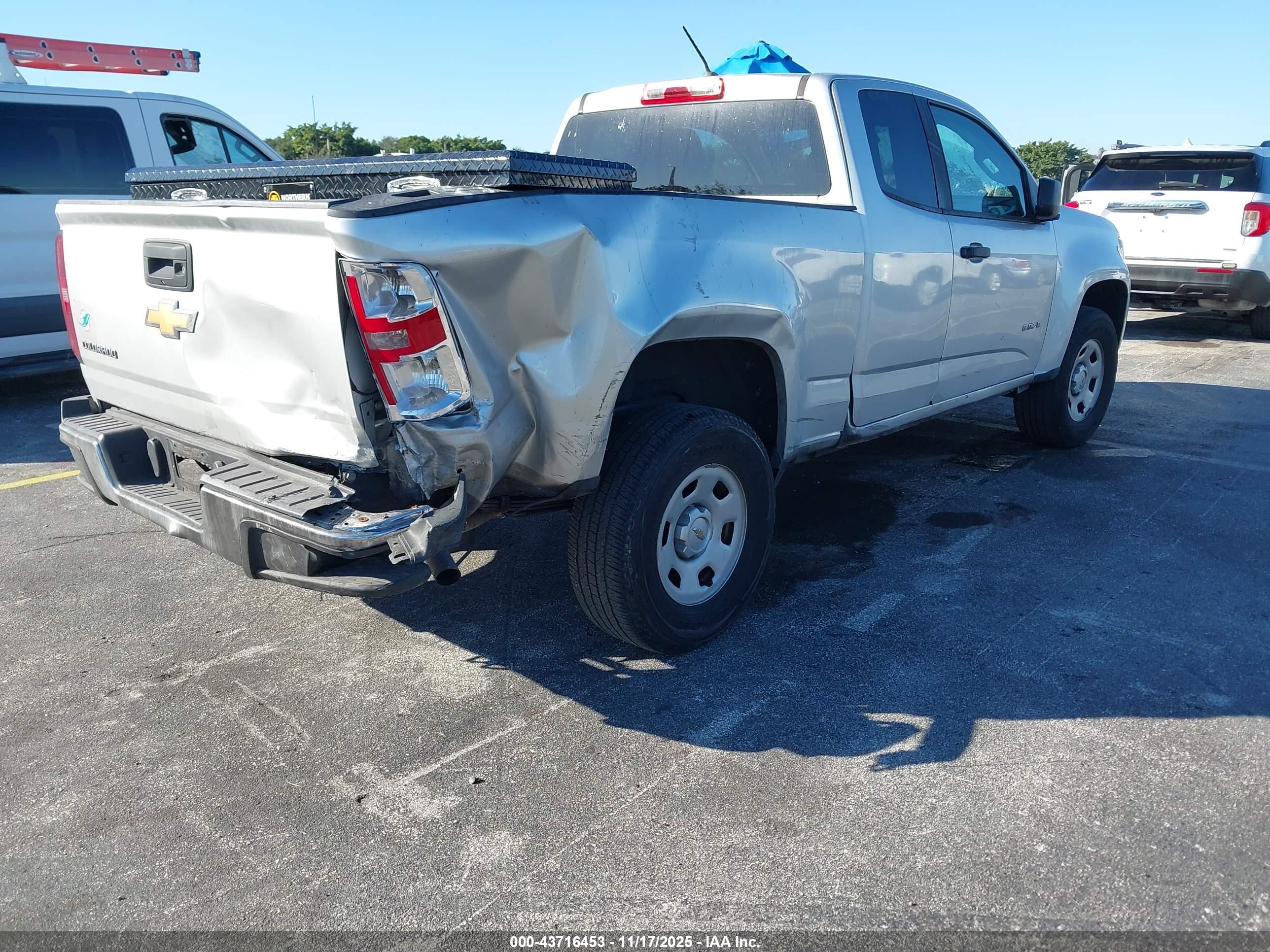 CHEVROLET COLORADO image 6
