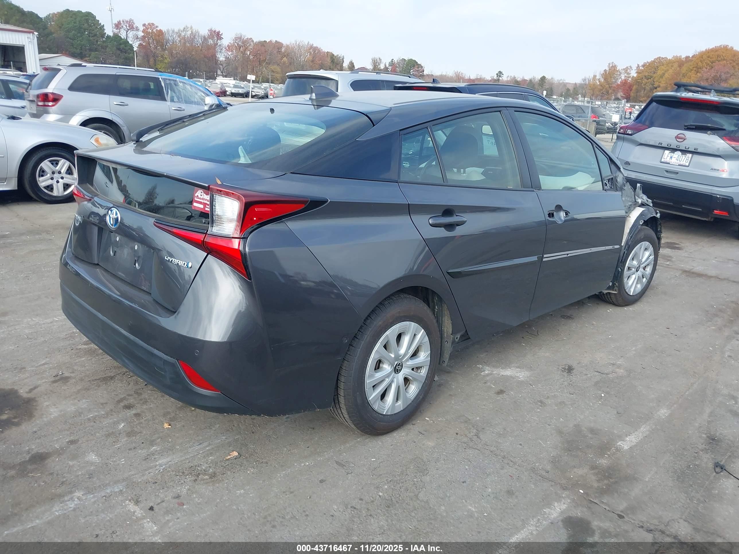 TOYOTA PRIUS image 4