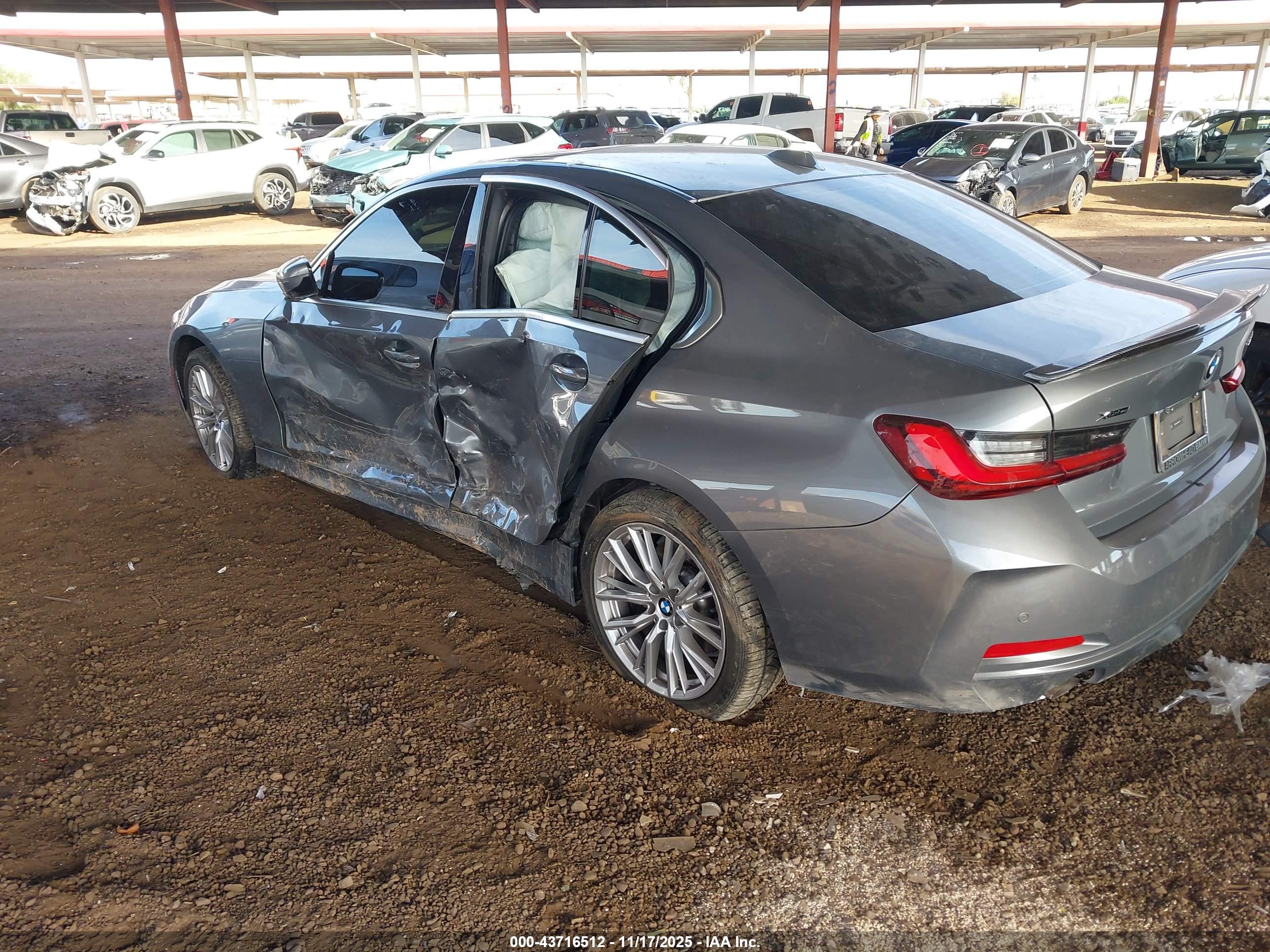 BMW 330I image 3