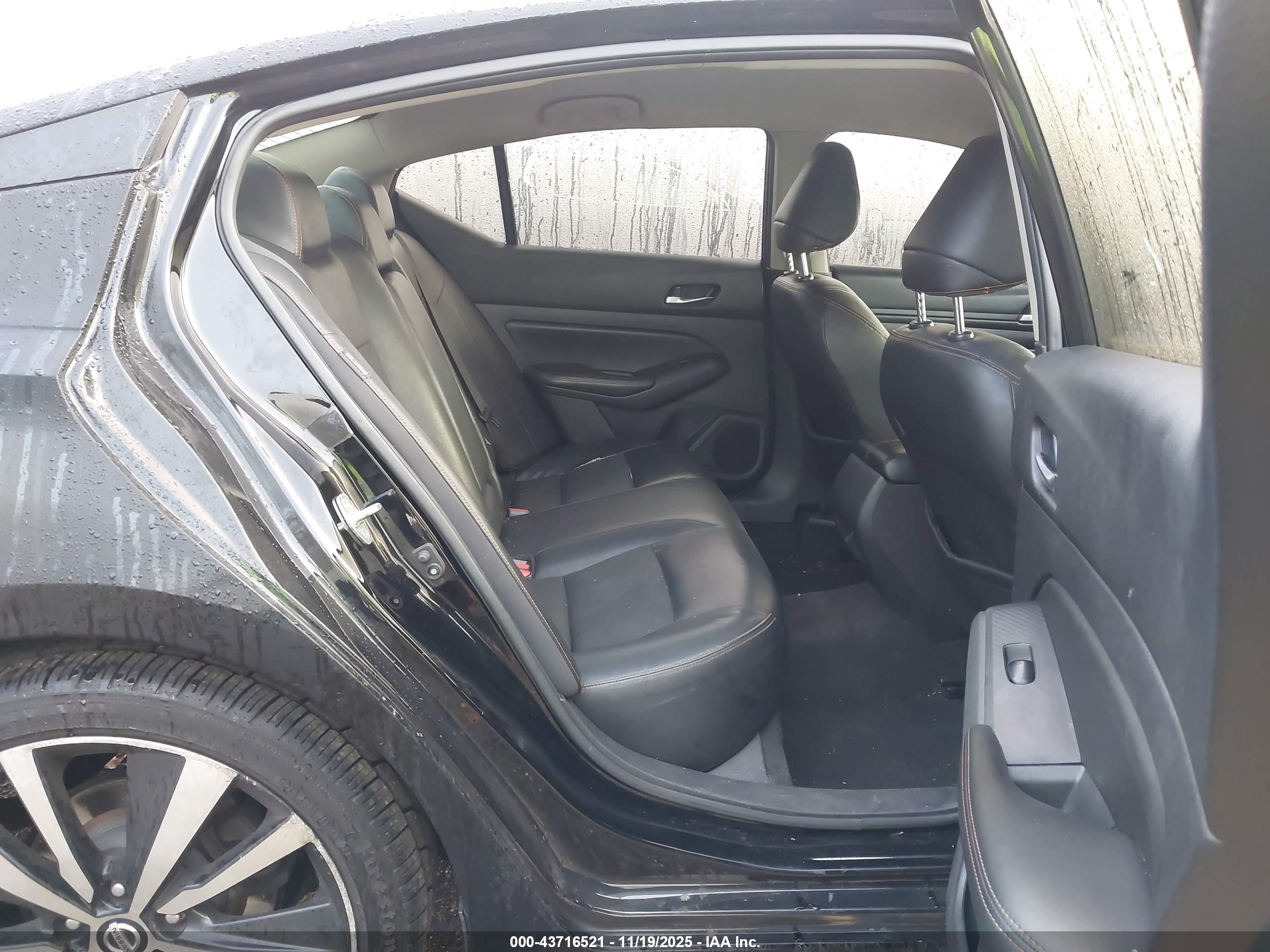NISSAN ALTIMA image 8
