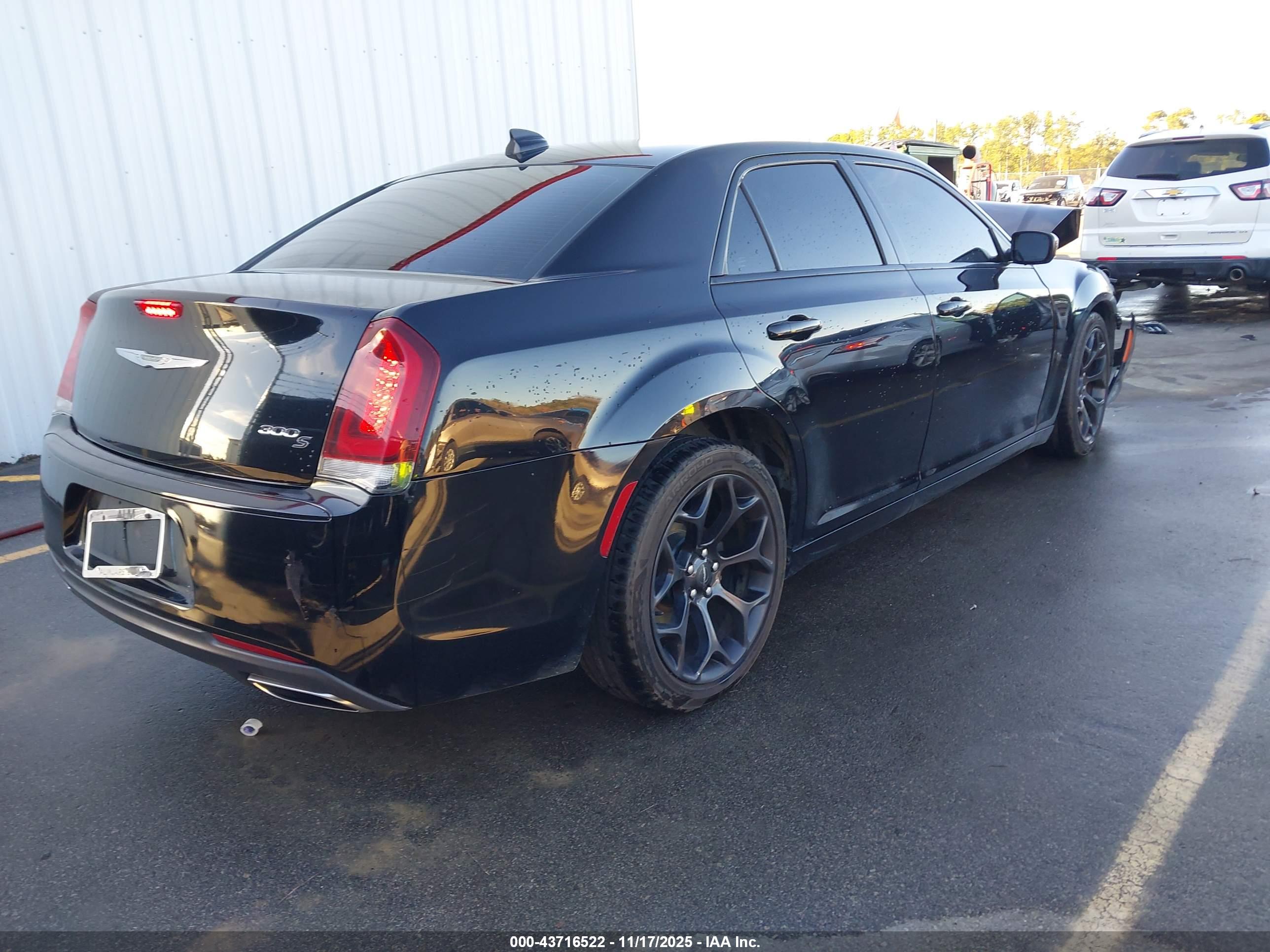 CHRYSLER 300 image 4