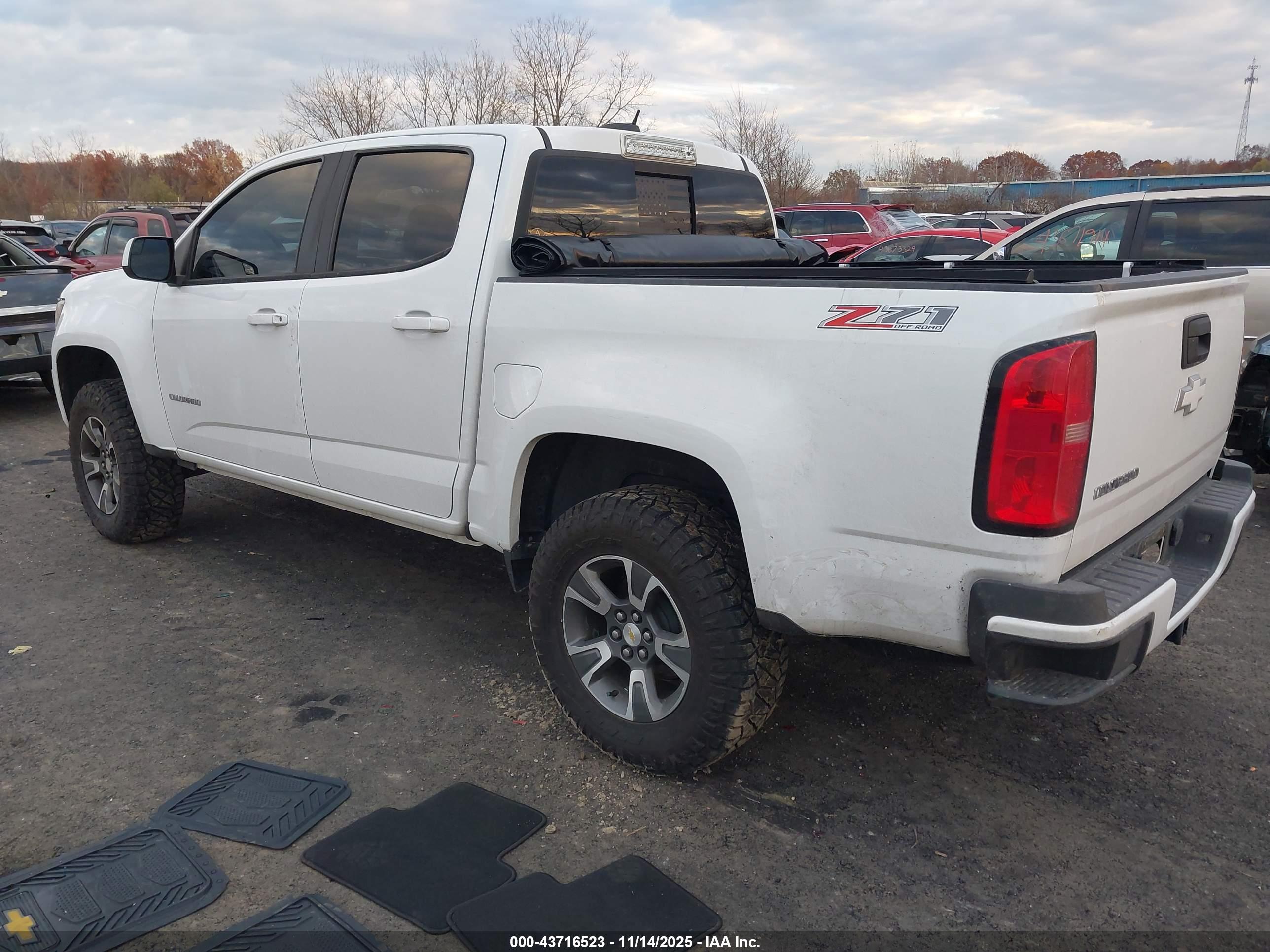 CHEVROLET COLORADO image 3